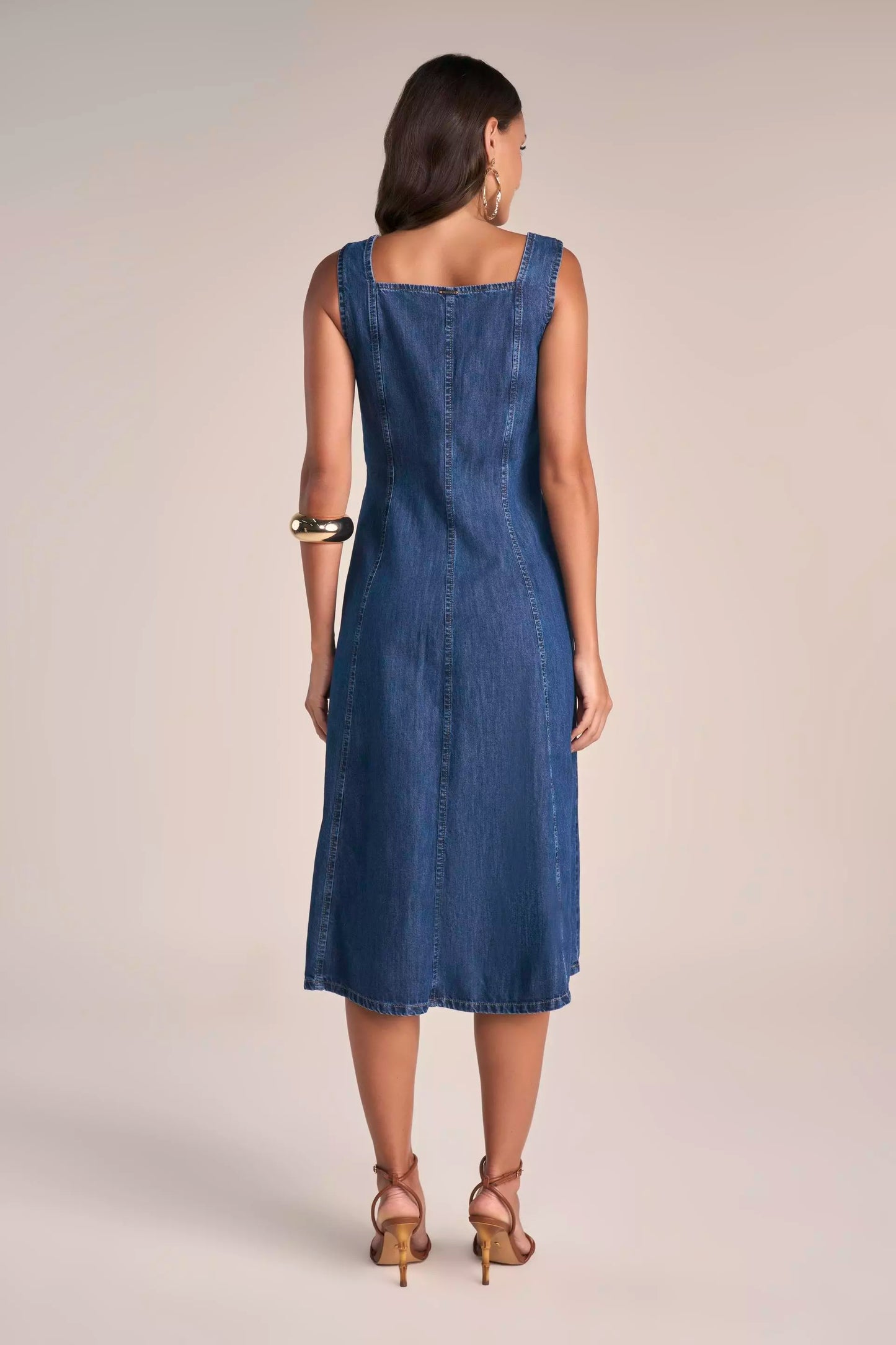 Vestido Jeans Midi Decote Quadrado com Recortes