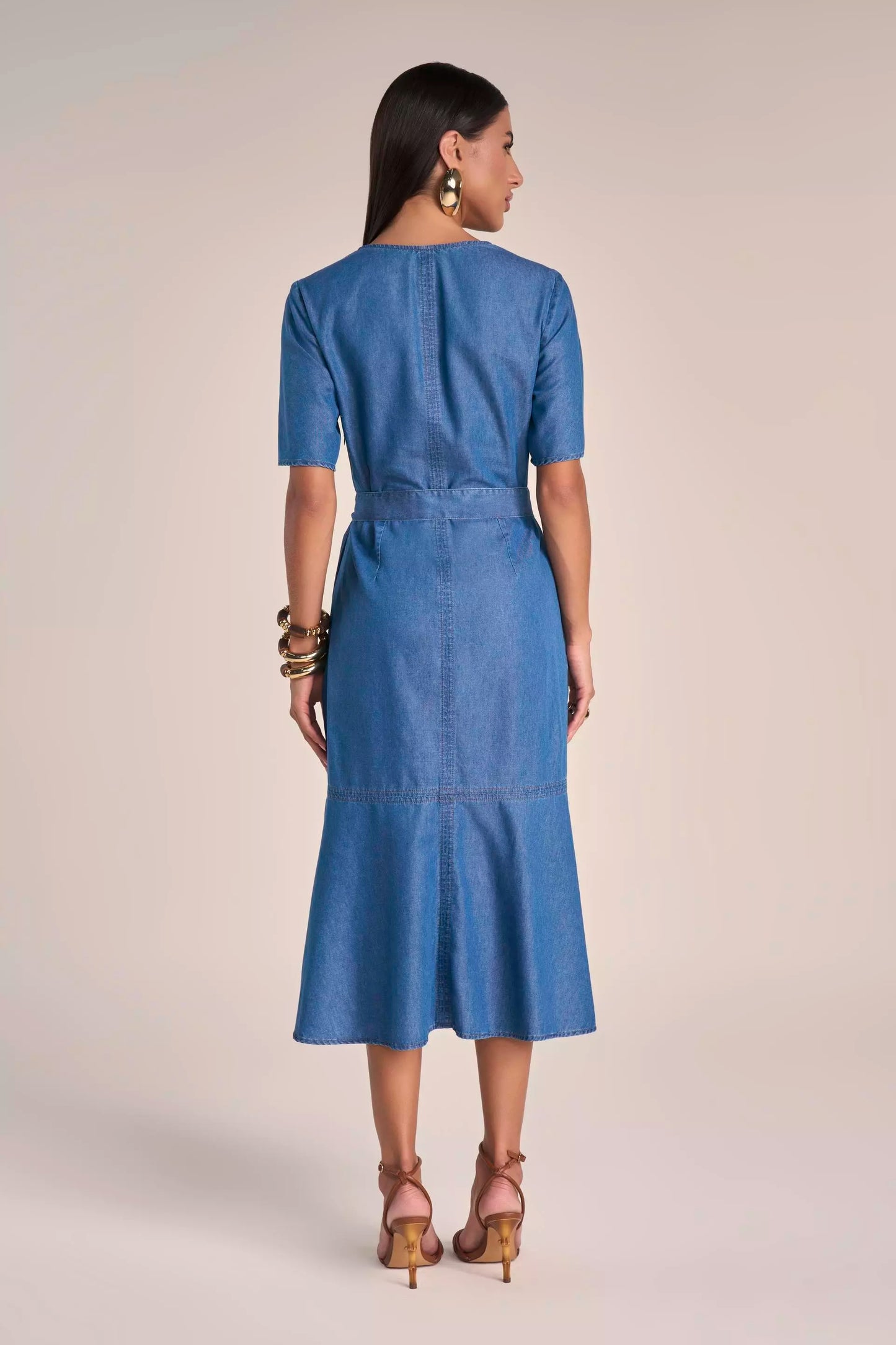 Vestido Jeans Midi Manga Curta com Recortes