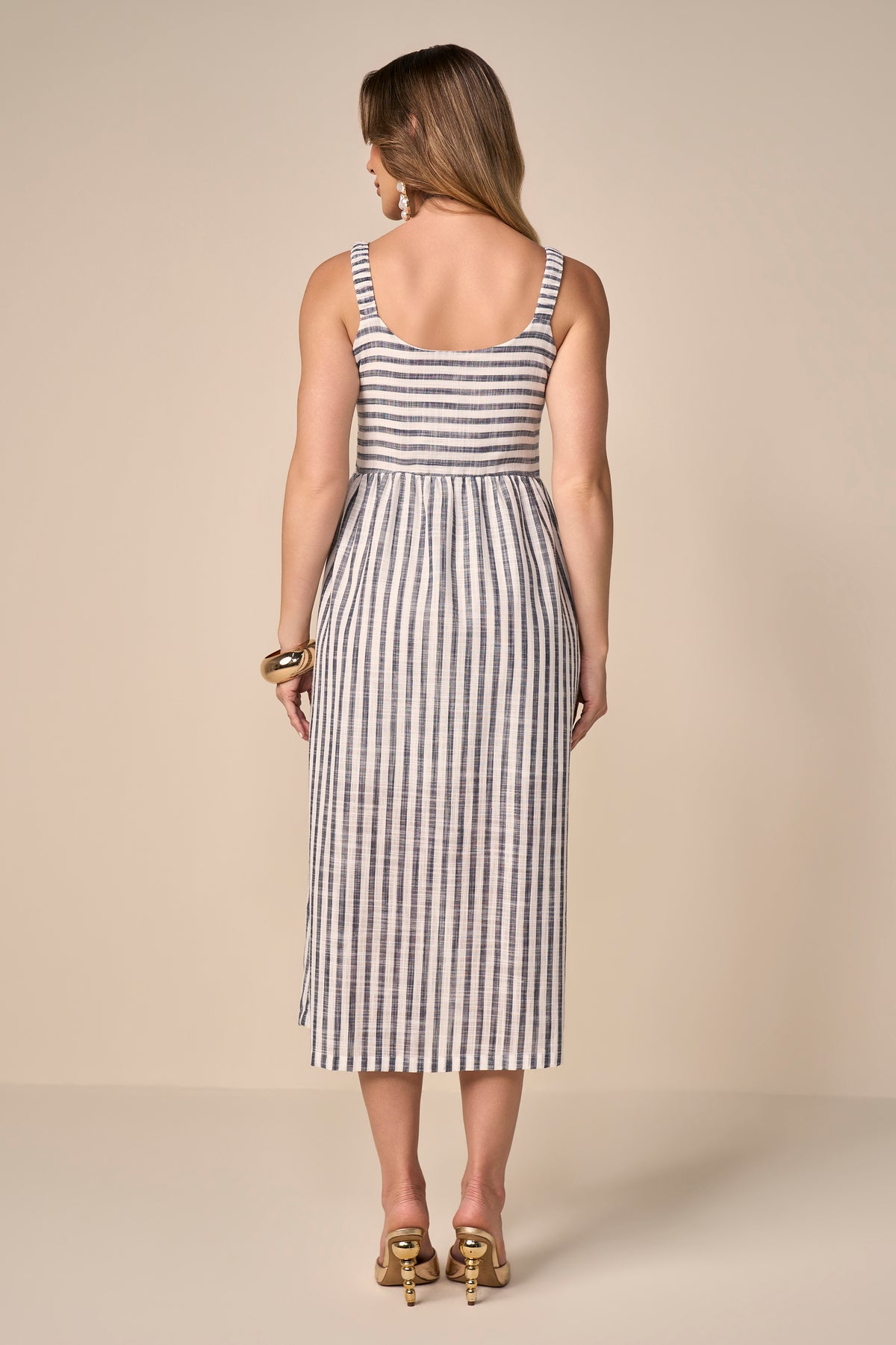 vestido algodão midi alça larga listrado com abertura