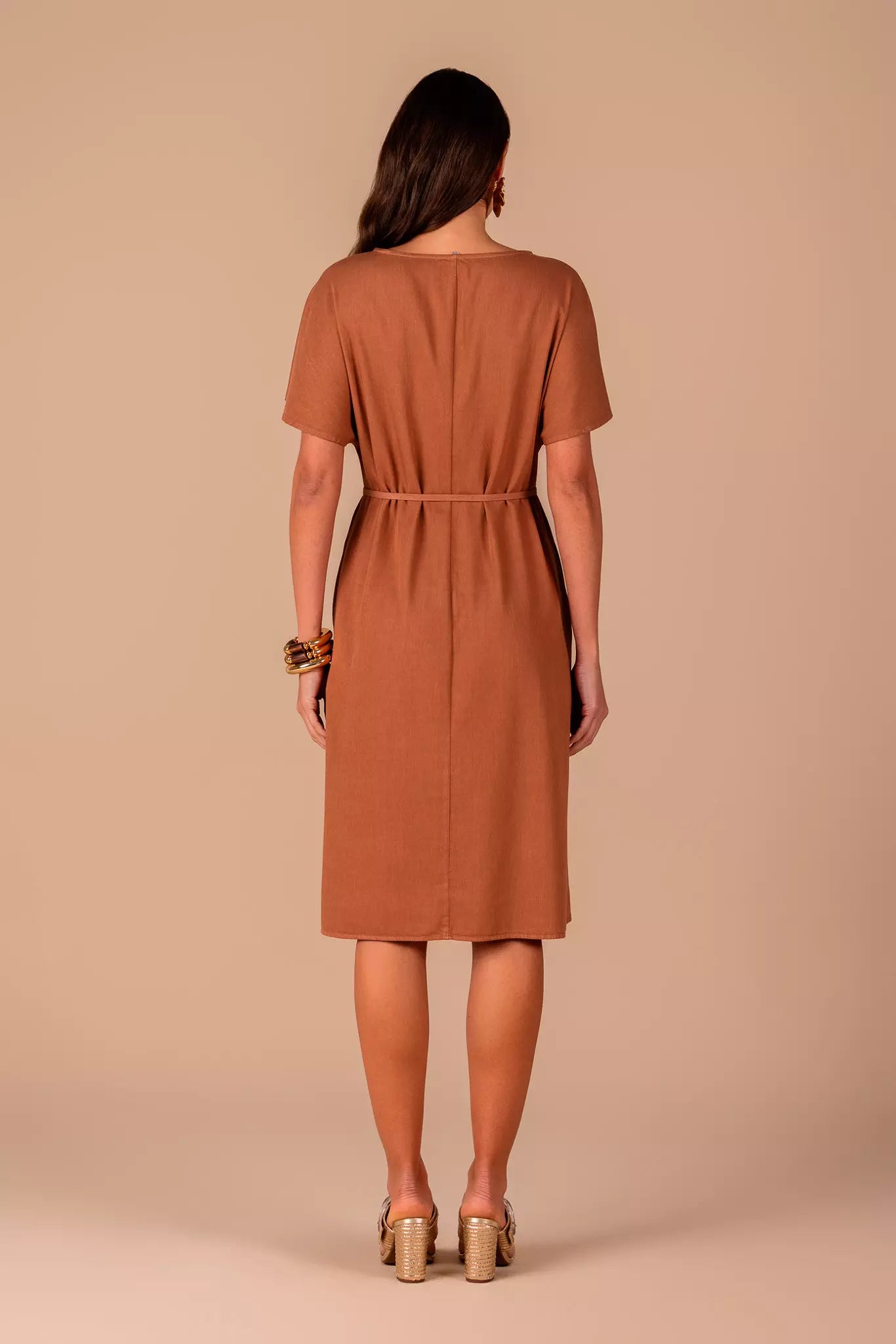 vestido sarja curto com manga ampla e cinto