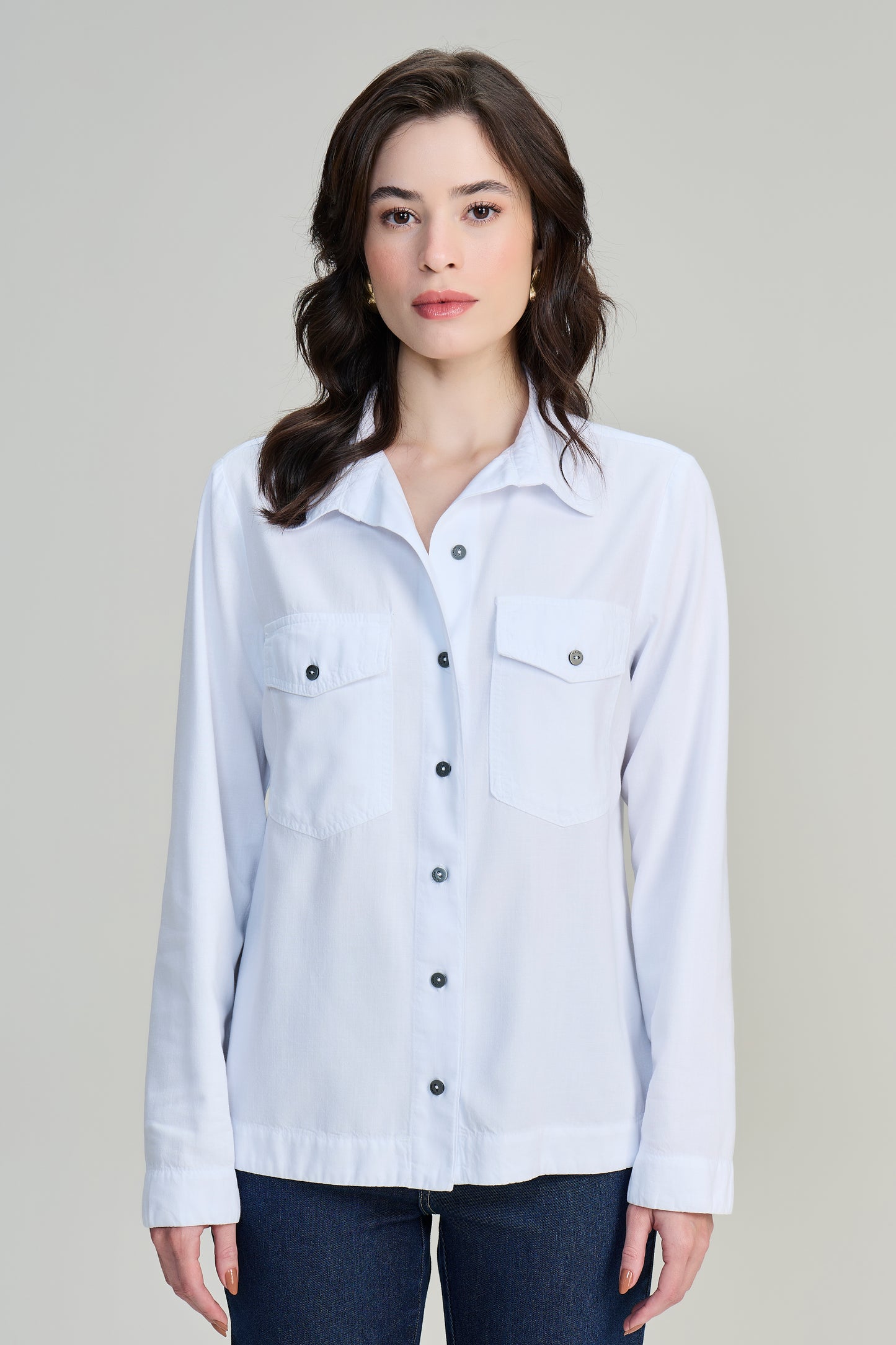 camisa sarja manga longa com bolsos sobrepostos