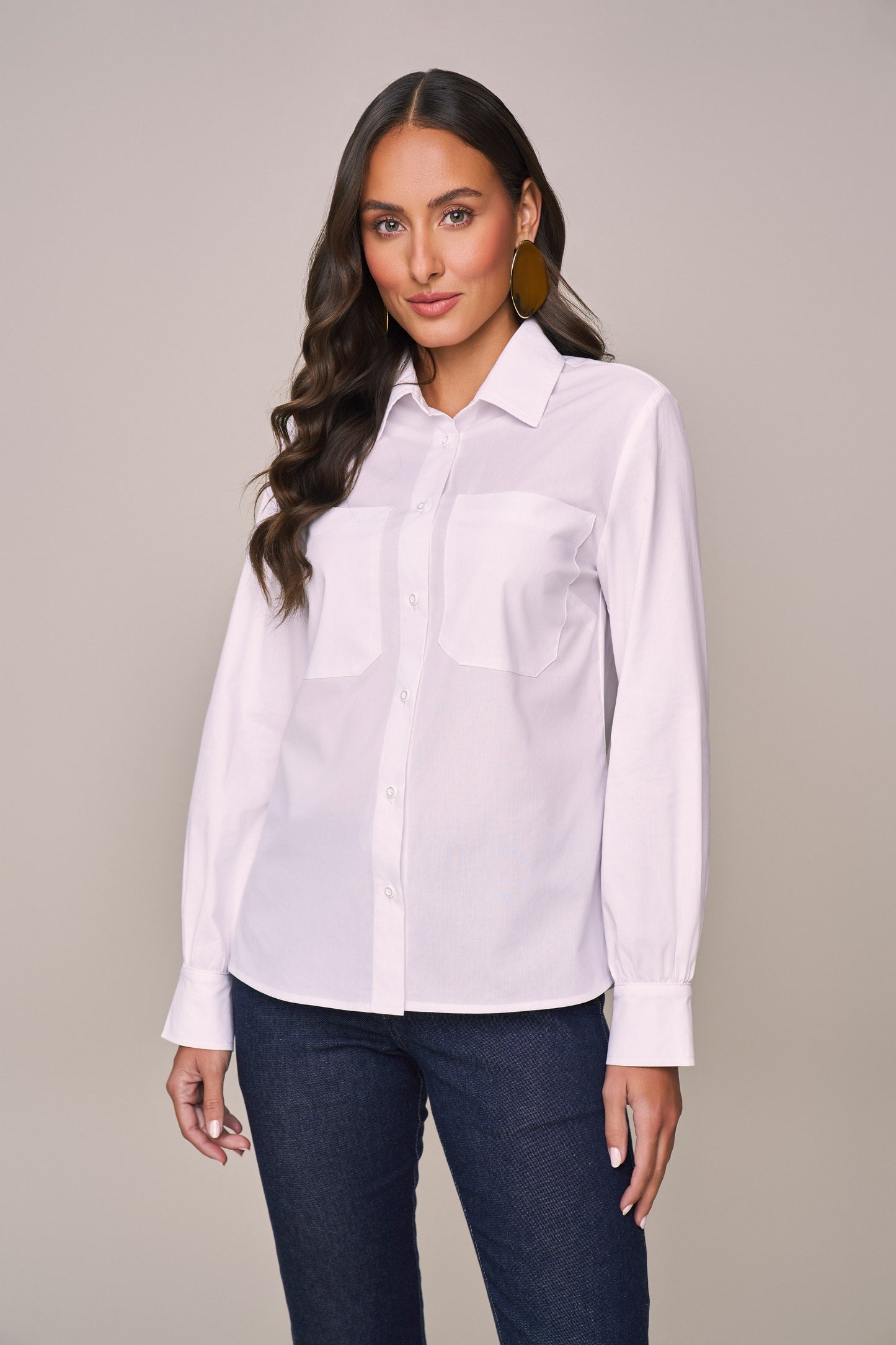 camisa tricoline manga longa com bolsos chanfrados