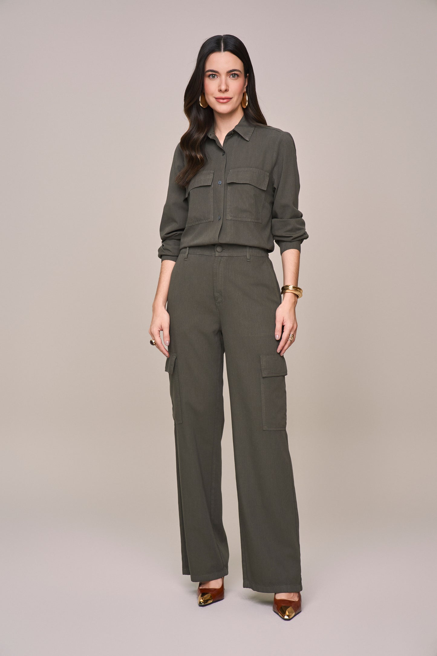 camisa sarja manga longa com bolsos sobrepostos