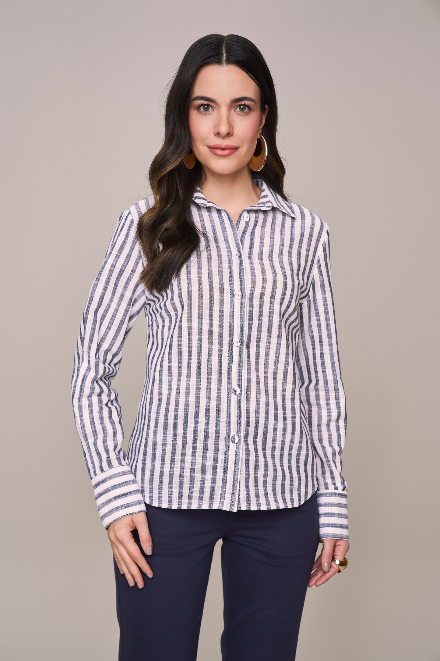 camisa algodão manga longa listrada com botões encapados