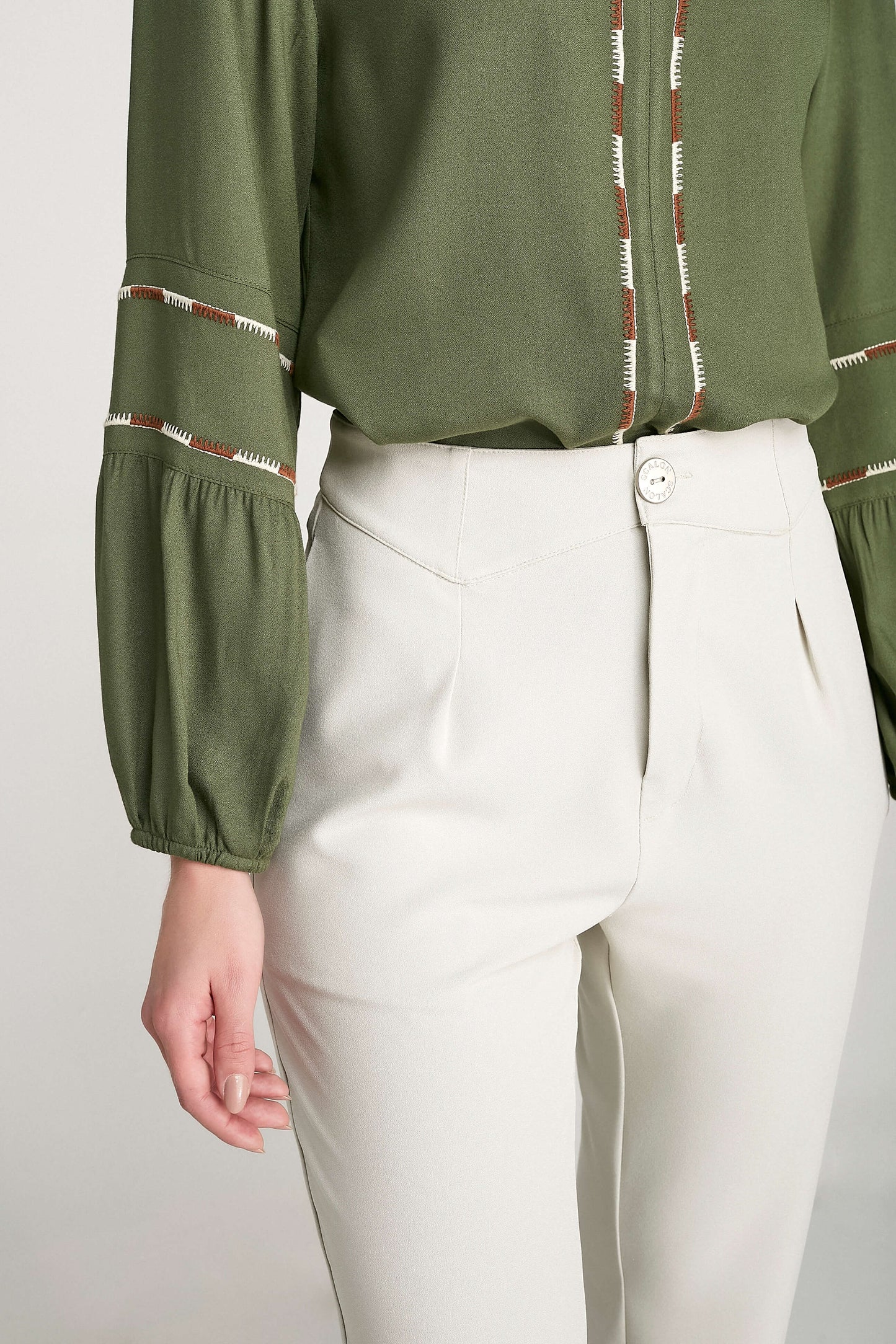 blusa viscose manga longa com bordado