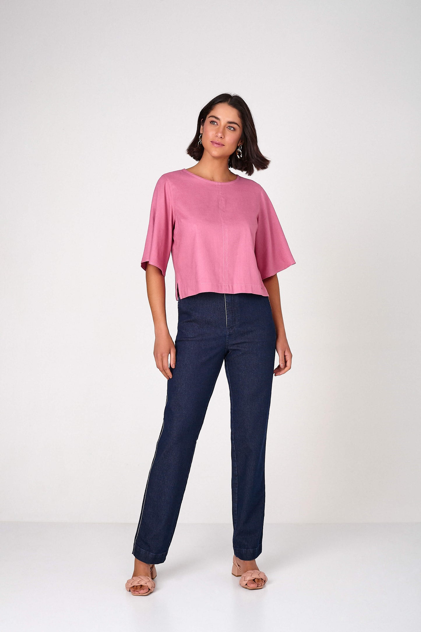 blusa linho manga curta cropped