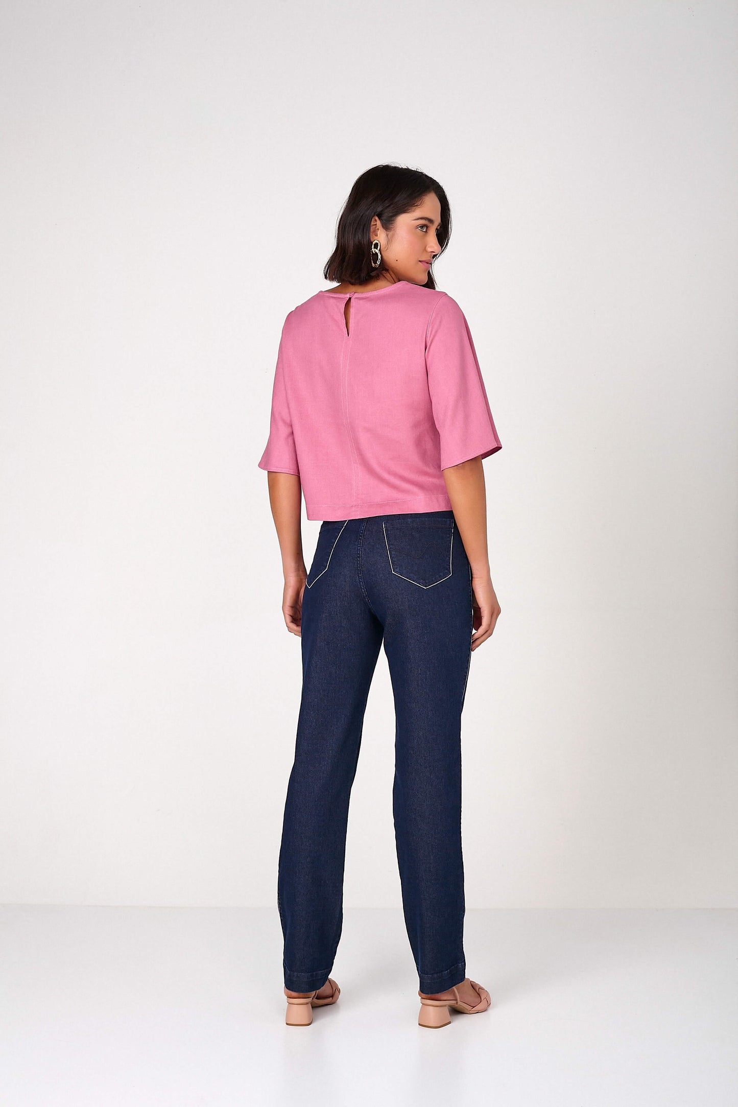 blusa linho manga curta cropped