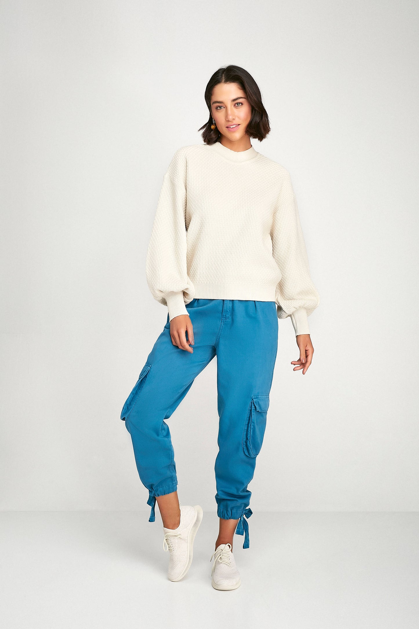 blusa tricot manga longa cava deslocada