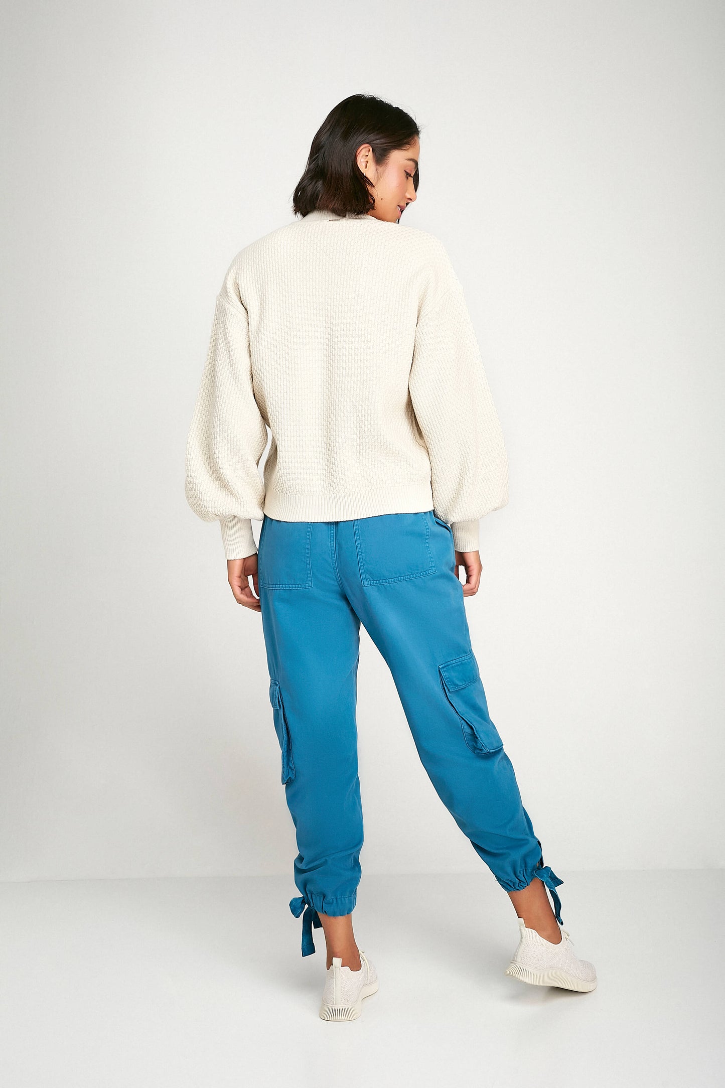blusa tricot manga longa cava deslocada