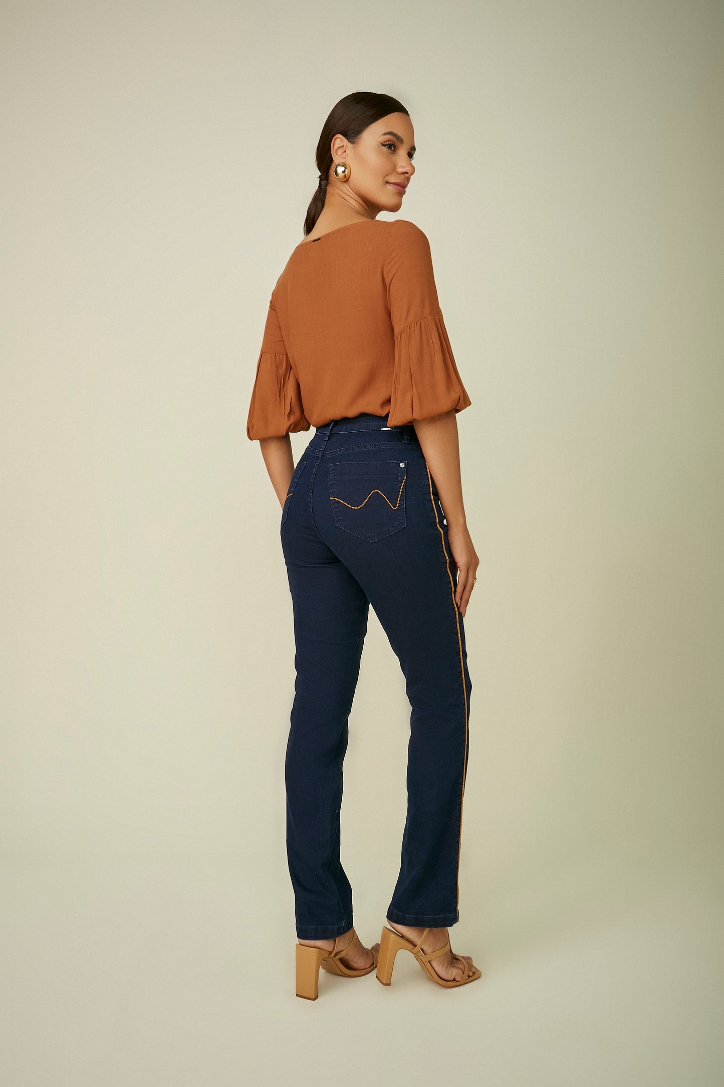blusa viscose manga 3/4 com recorte franzido