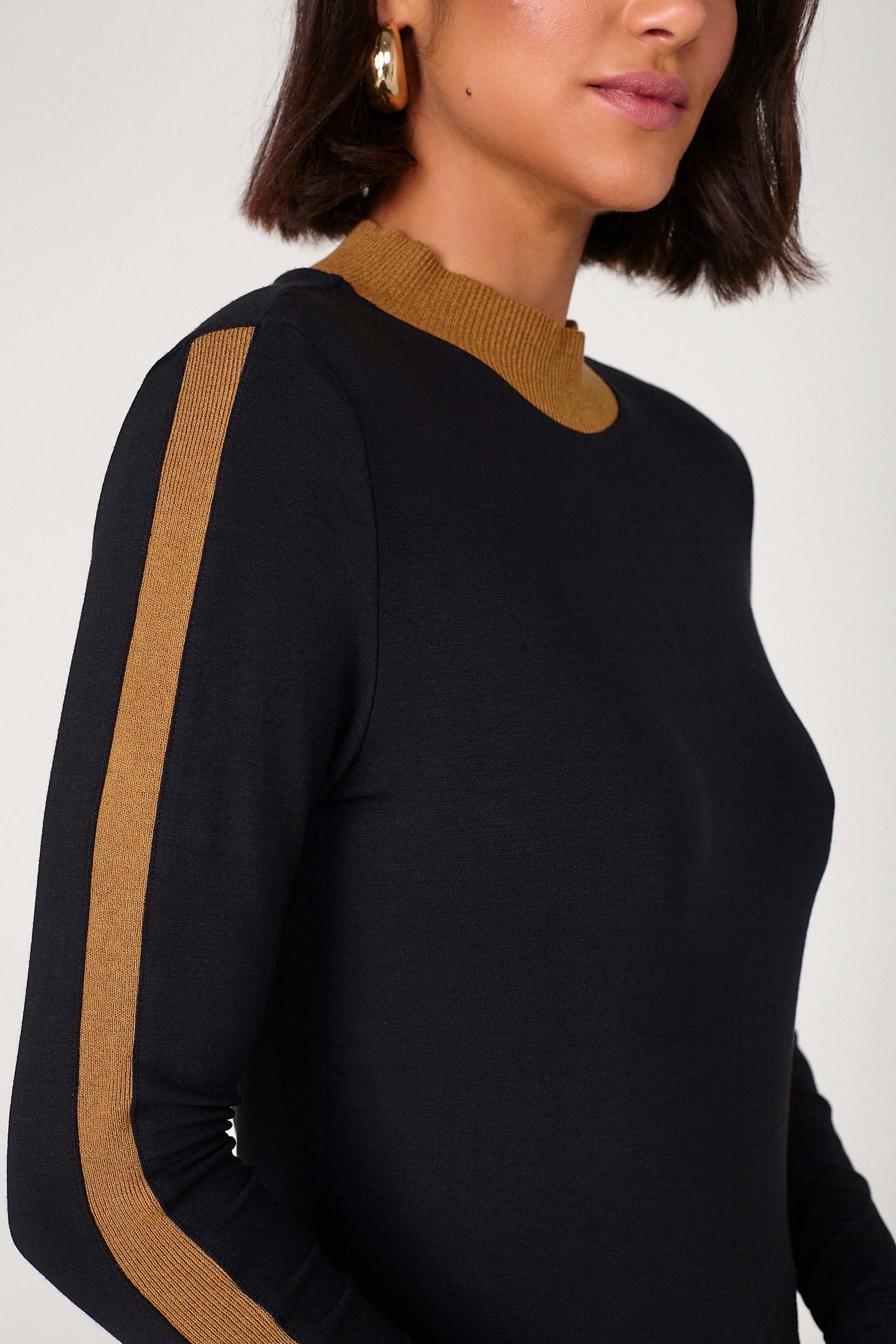 blusa malha manga longa com detalhes em tricot