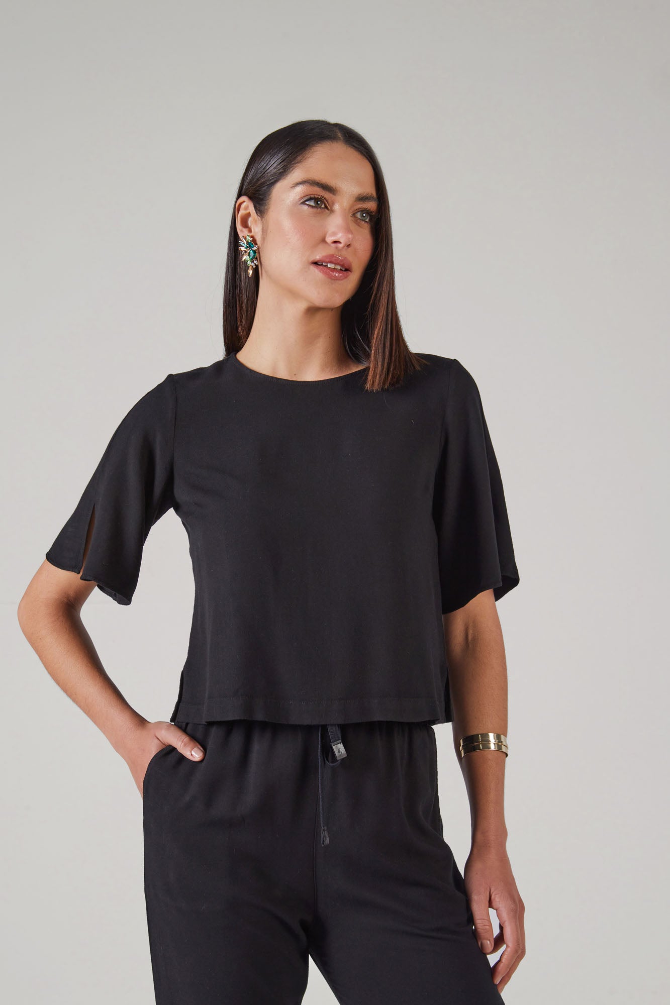 blusa viscose manga curta evasê com abertura