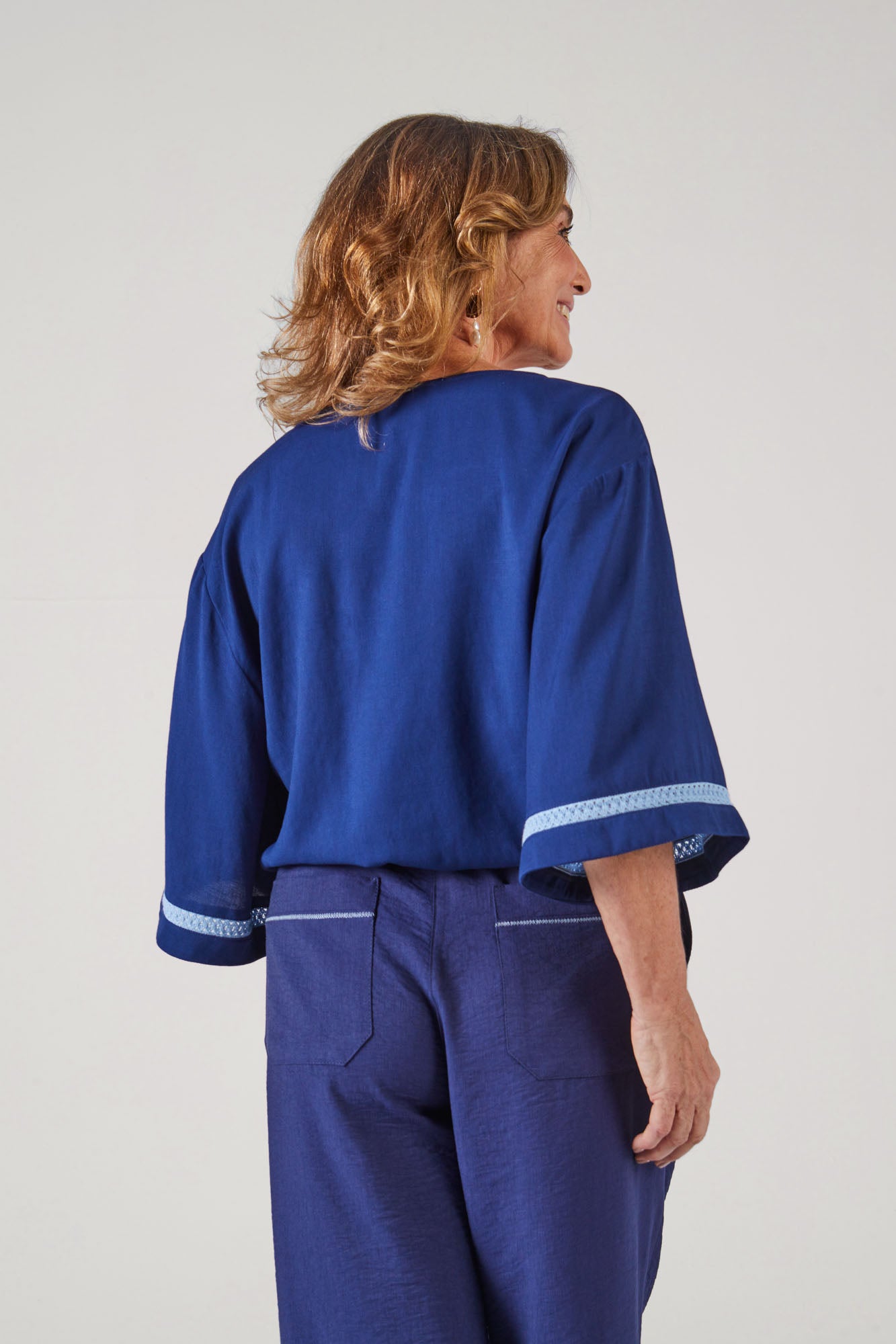 blusa viscose manga curta com entremeio