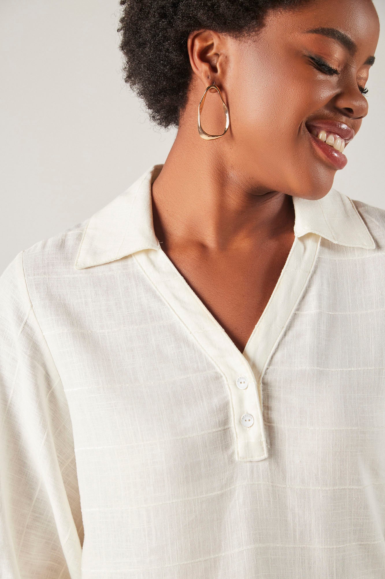 blusa linho manga 3/4 com gola
