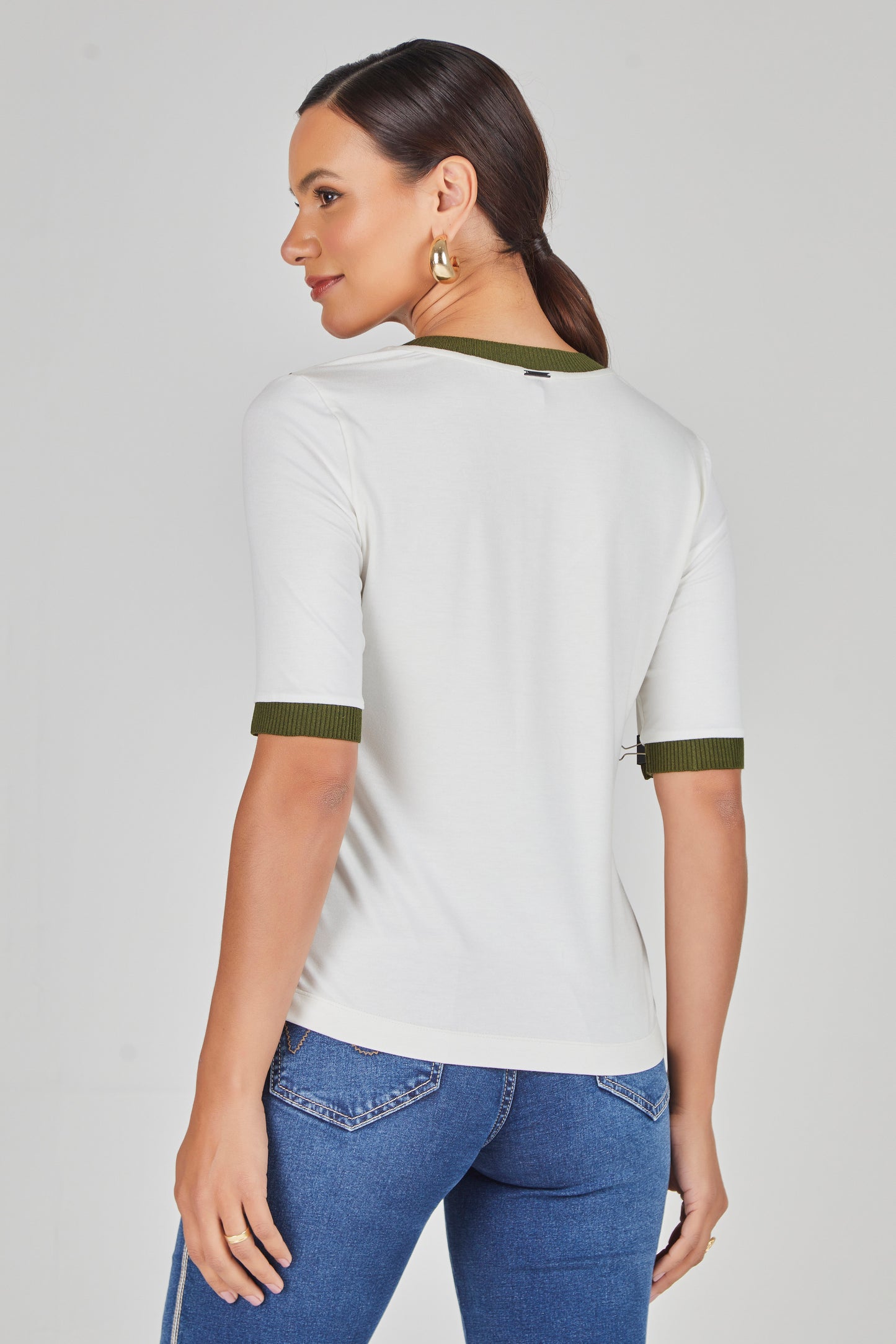 t-shirt malha manga curta estampada com tricot