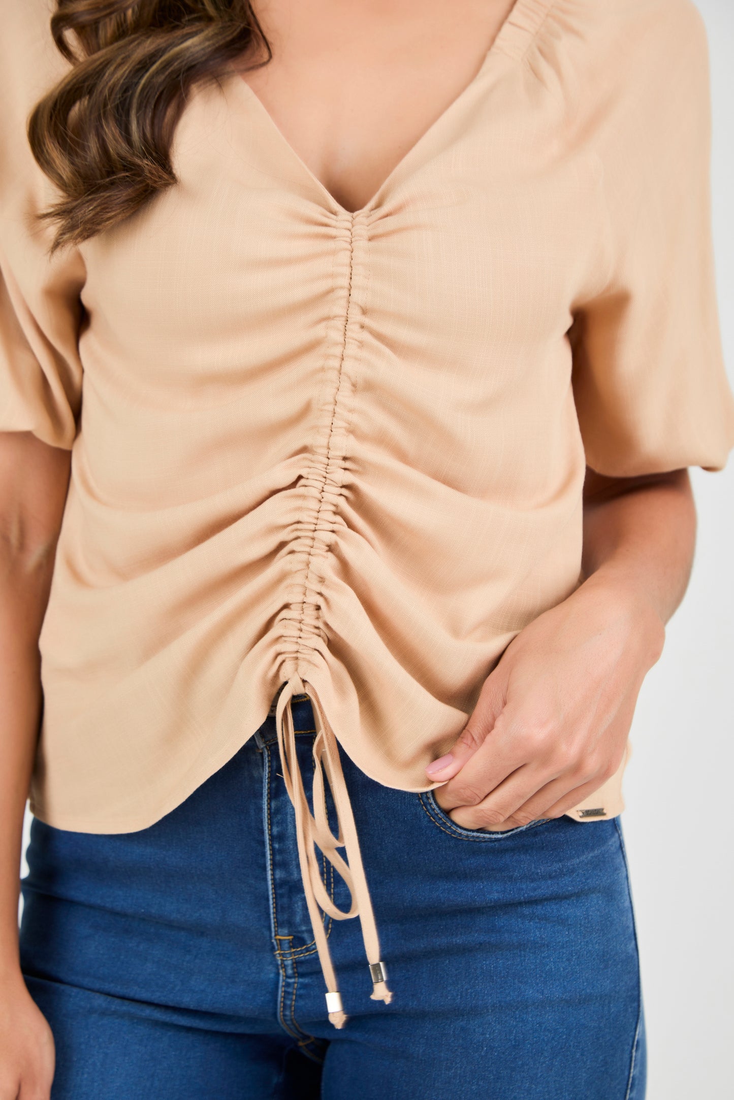 blusa viscose manga 3/4 com detalhes franzidos
