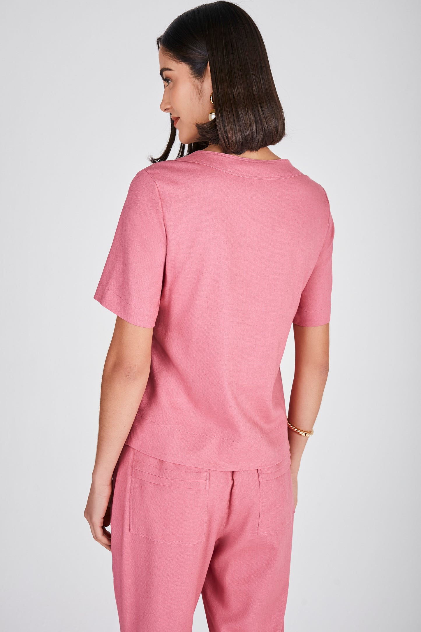 blusa linho manga curta com tomas