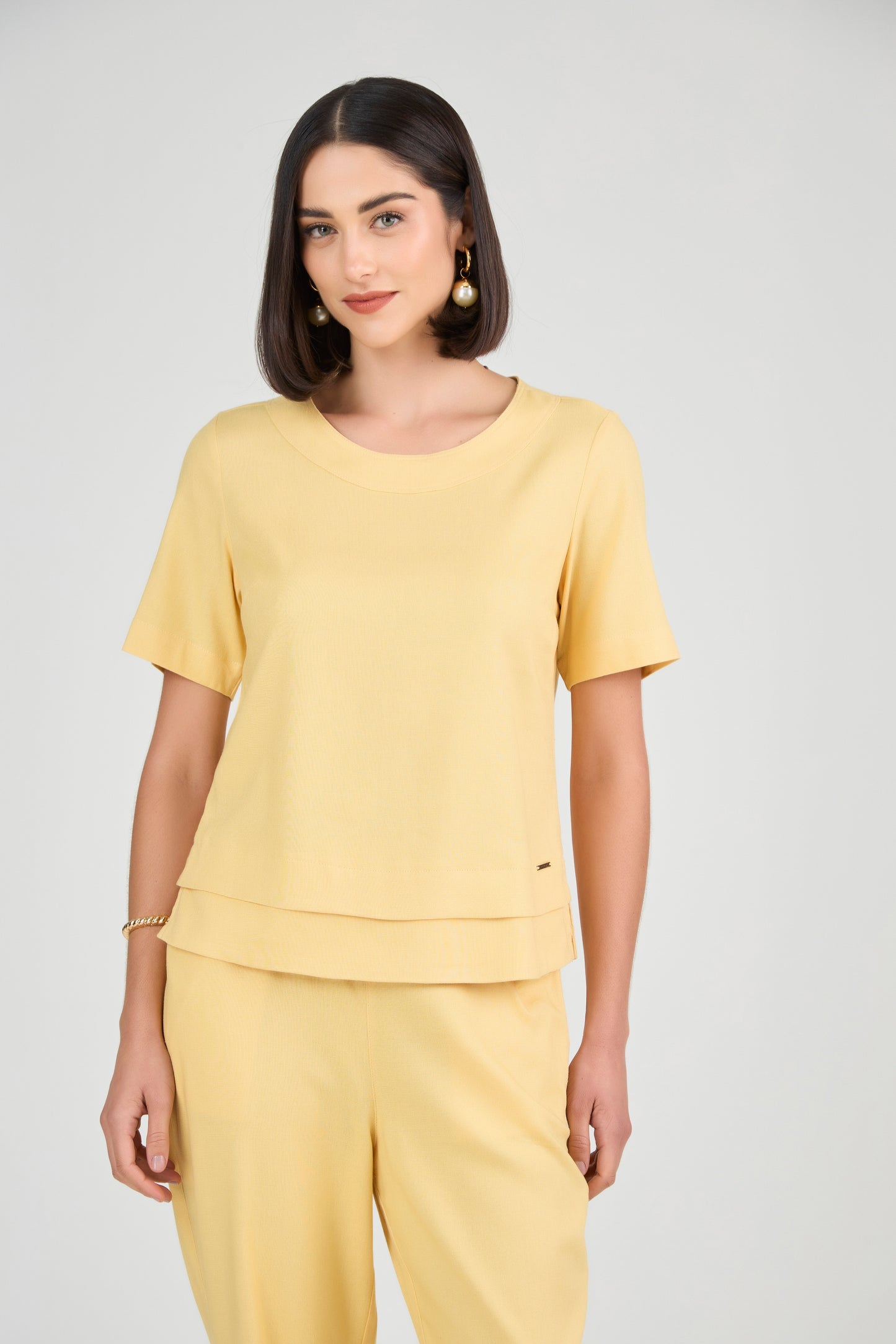 blusa linho manga curta com tomas