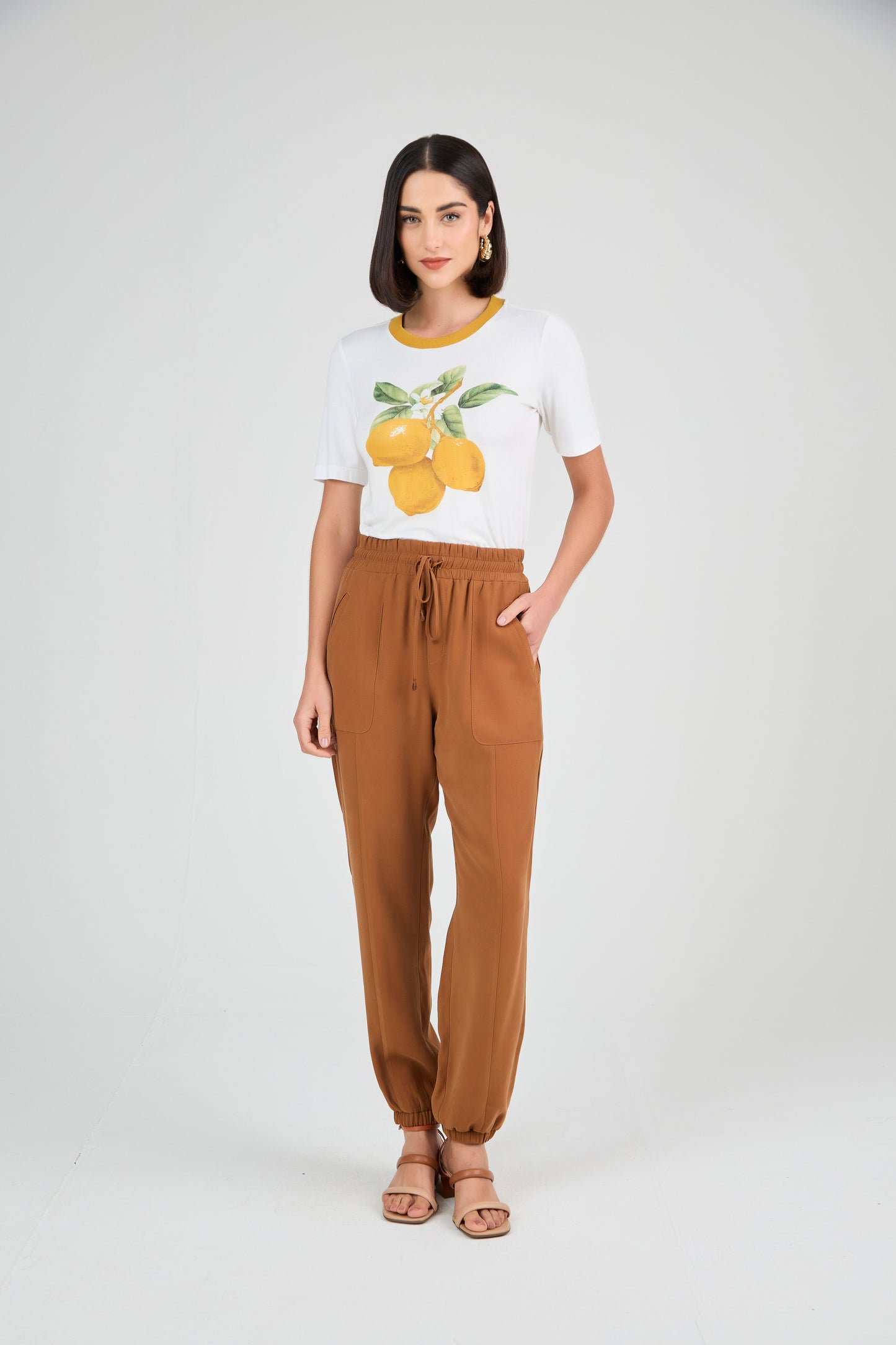 t-shirt malha manga curta com tricot estampada
