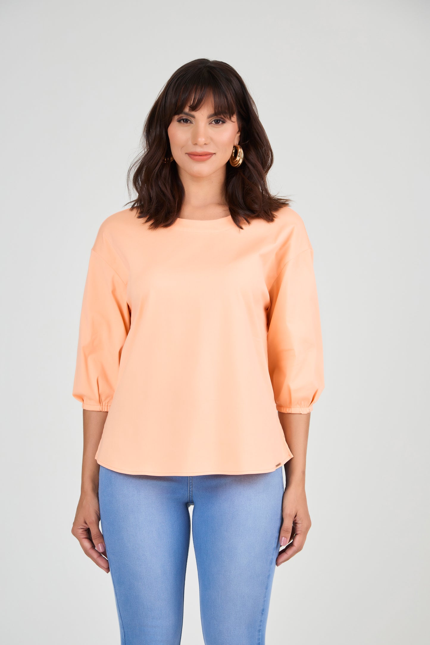 blusa tricoline manga 3/4 com cava deslocada