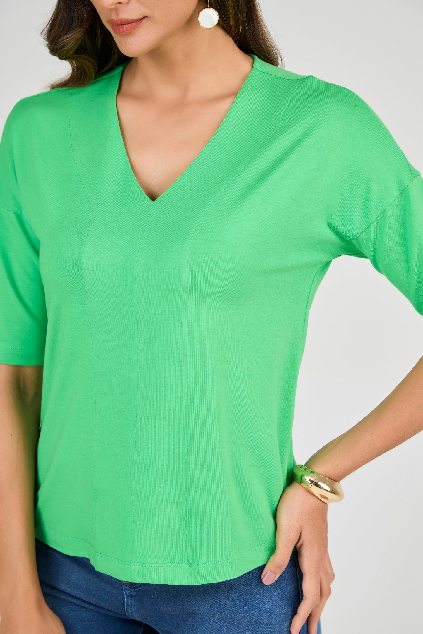 blusa malha manga curta com recortes