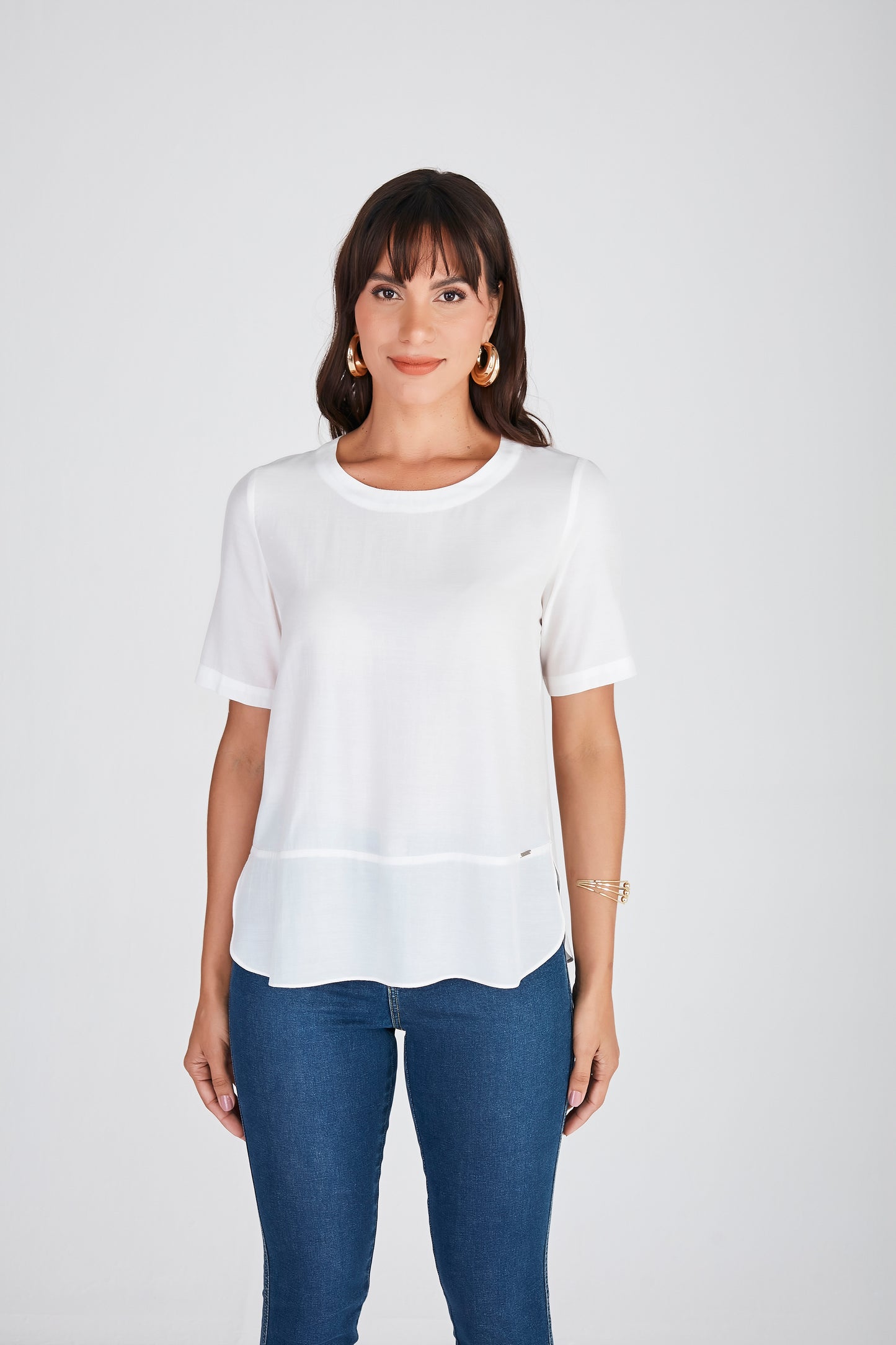 blusa crepe manga curta com fenda