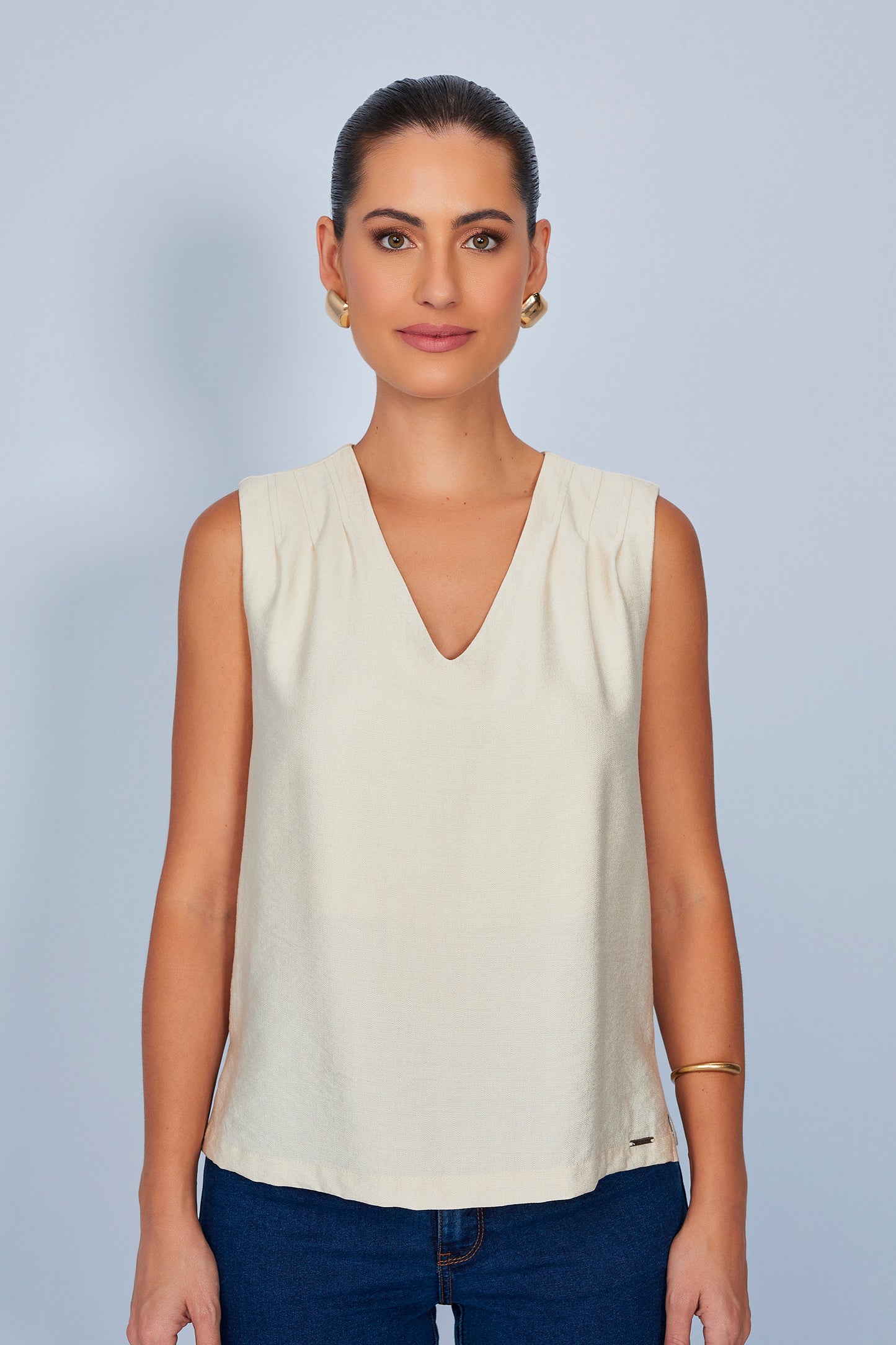 blusa viscose sem manga com pregas