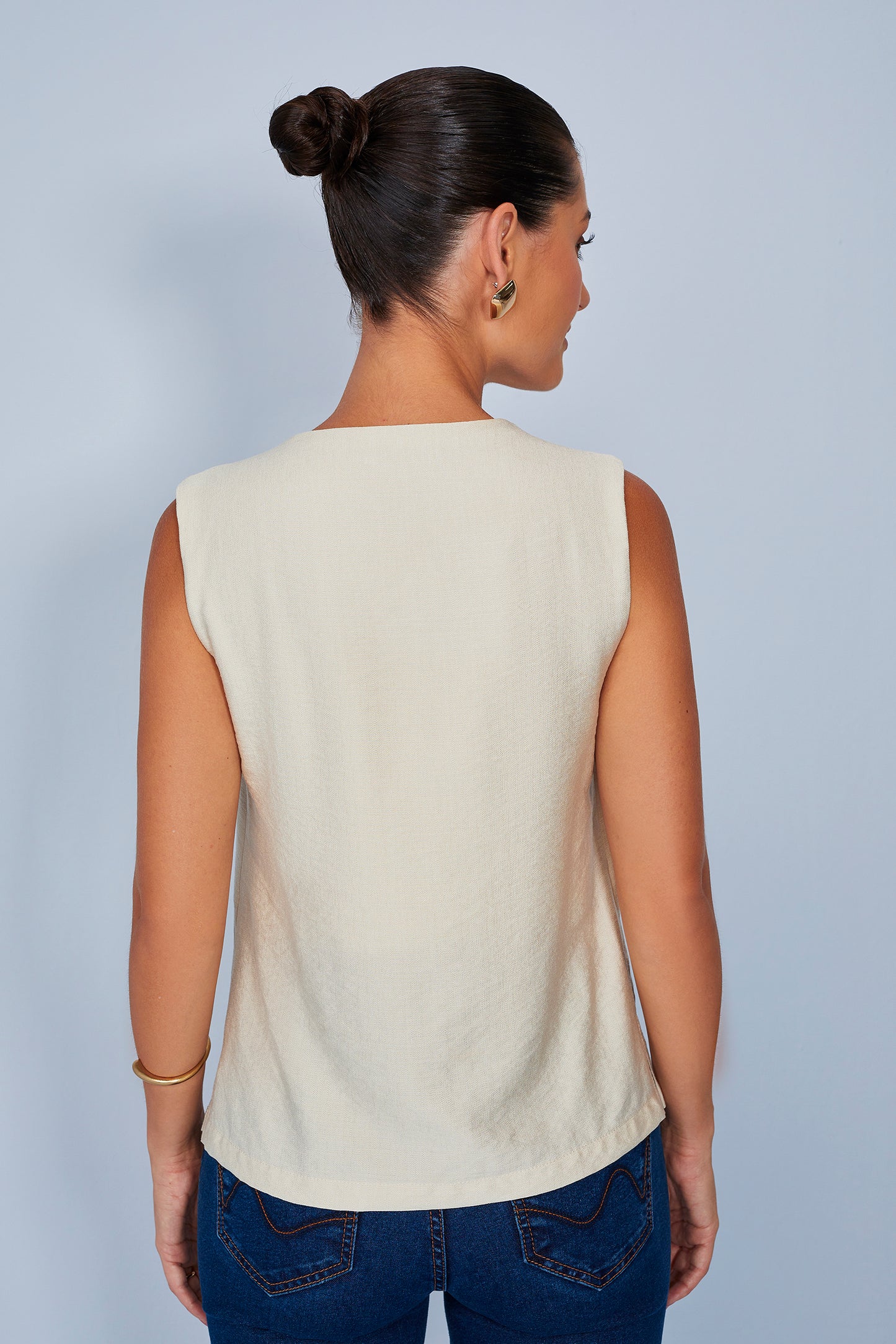 blusa viscose sem manga com pregas