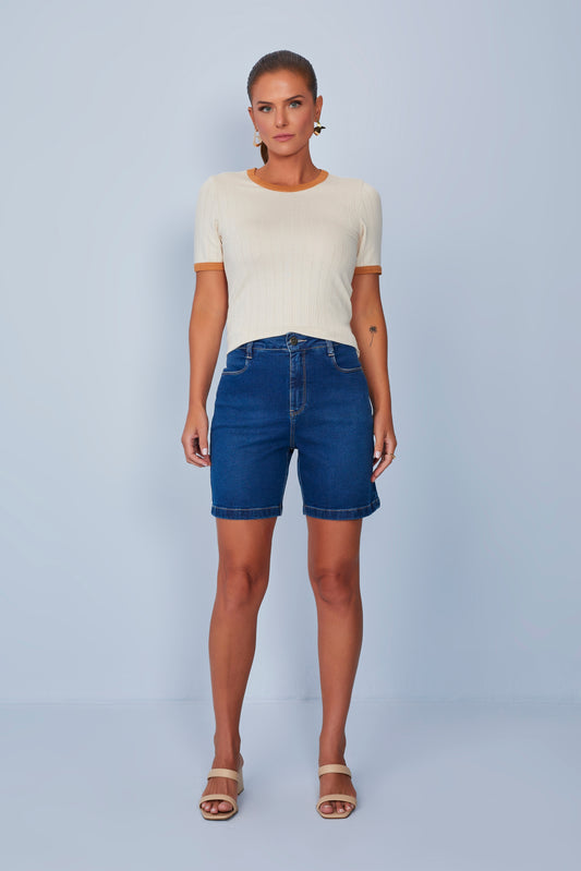 blusa malha canelada manga curta com mix de tecidos