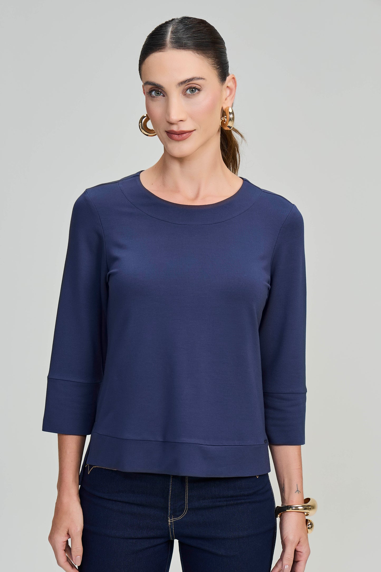 blusa malha manga 3/4 com abertura lateral