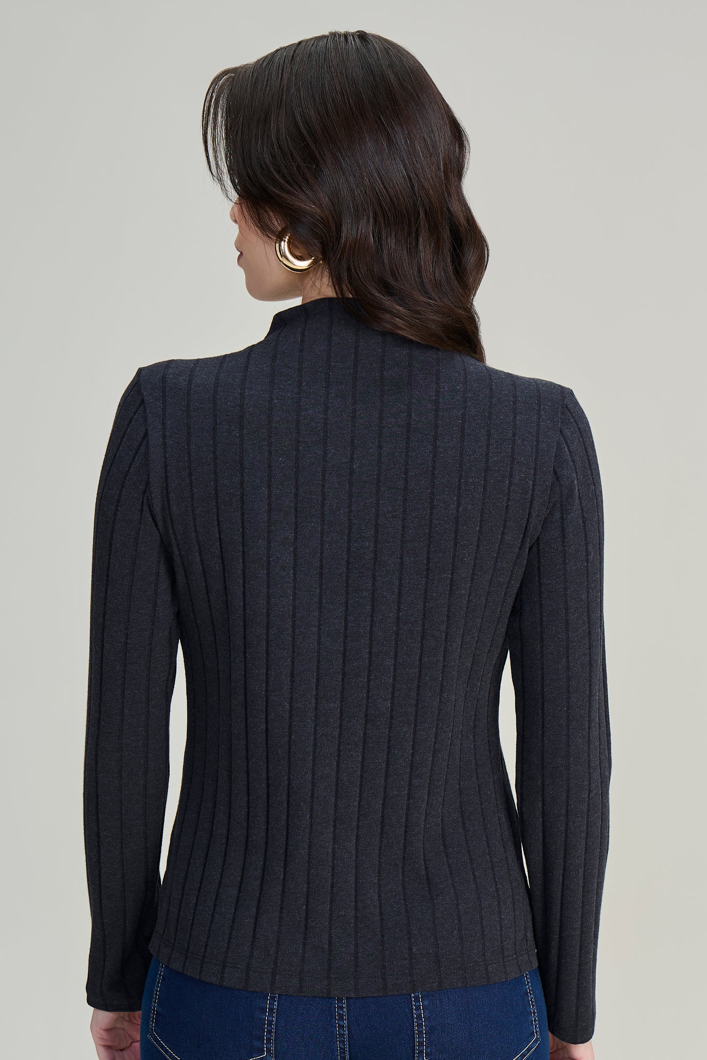 blusa malha canelada manga longa com abertura