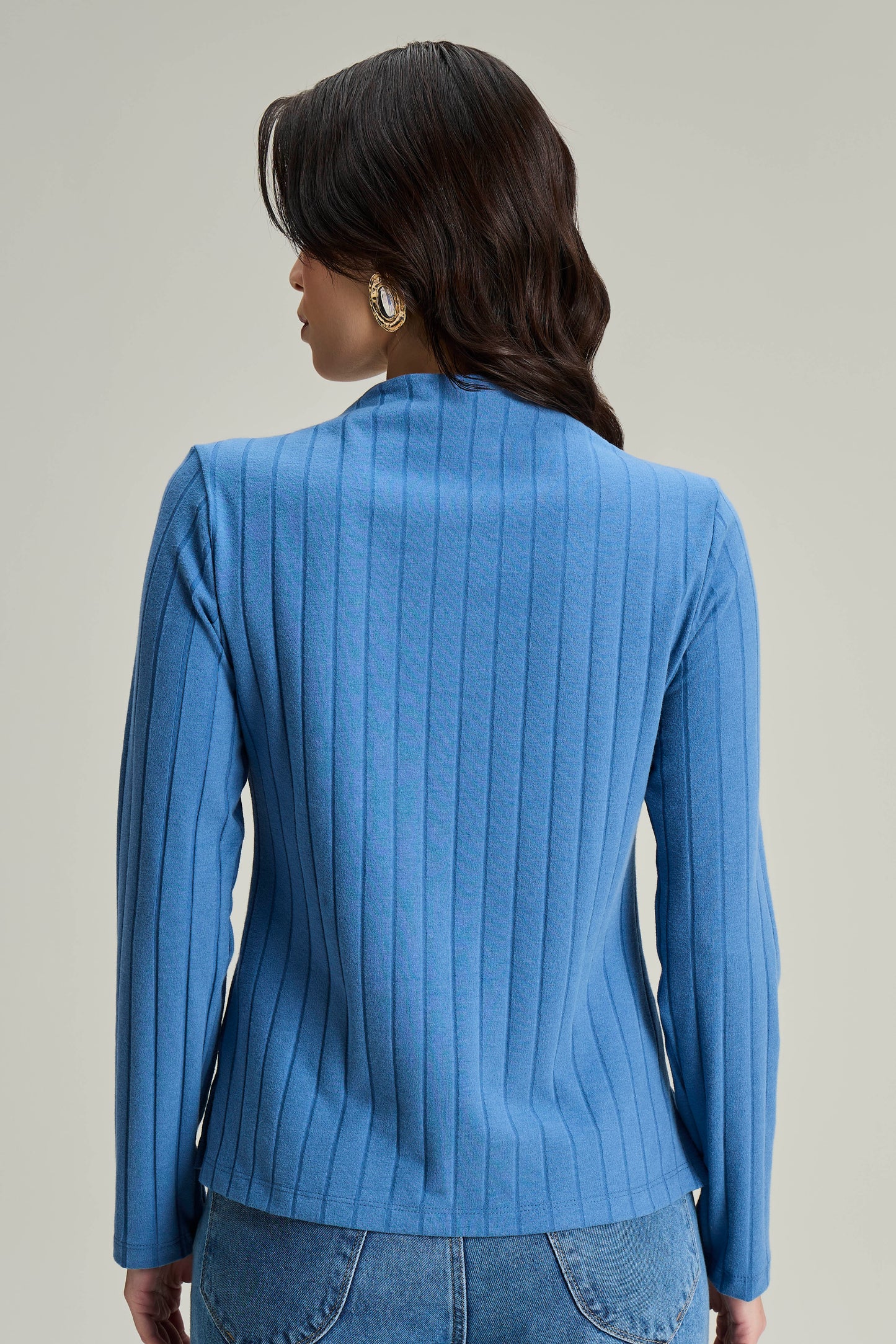 blusa malha canelada manga longa com abertura