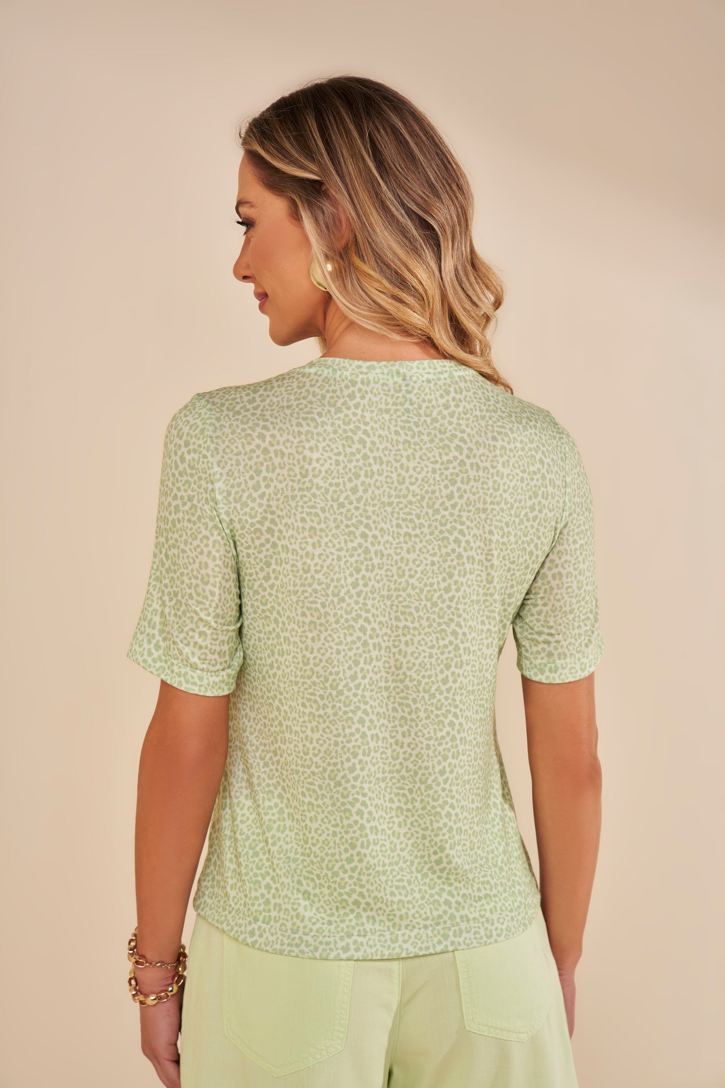 t-shirt malha manga curta estampada animal print