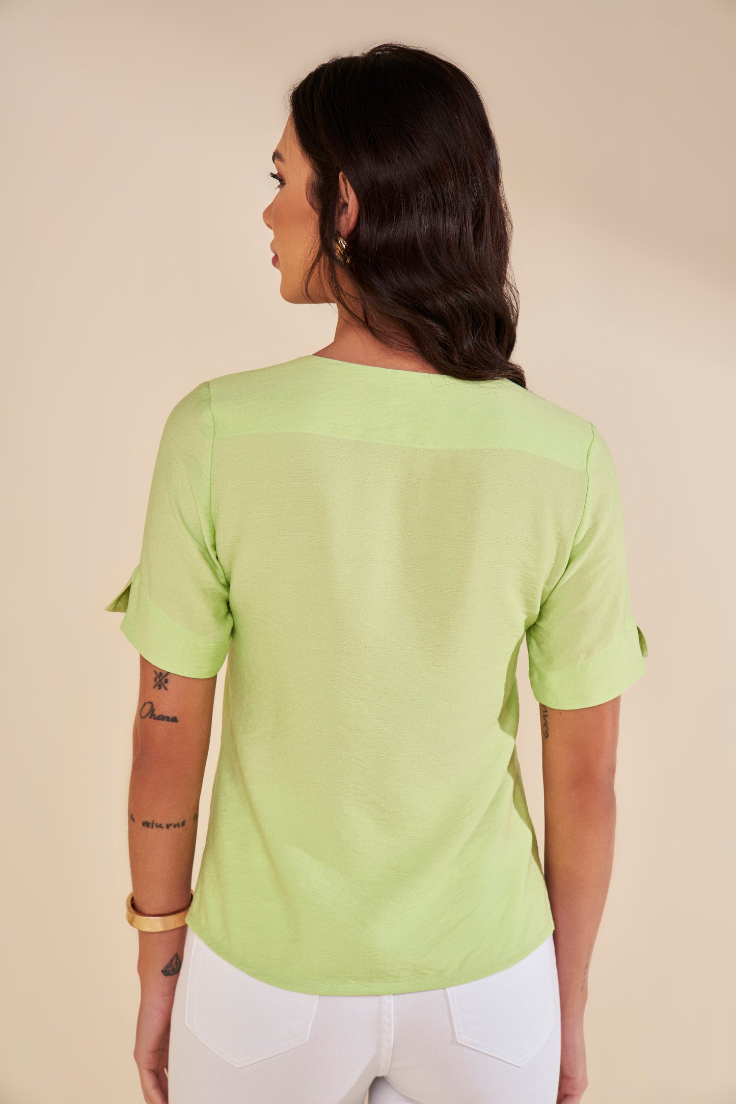 blusa viscose manga curta com aberturas