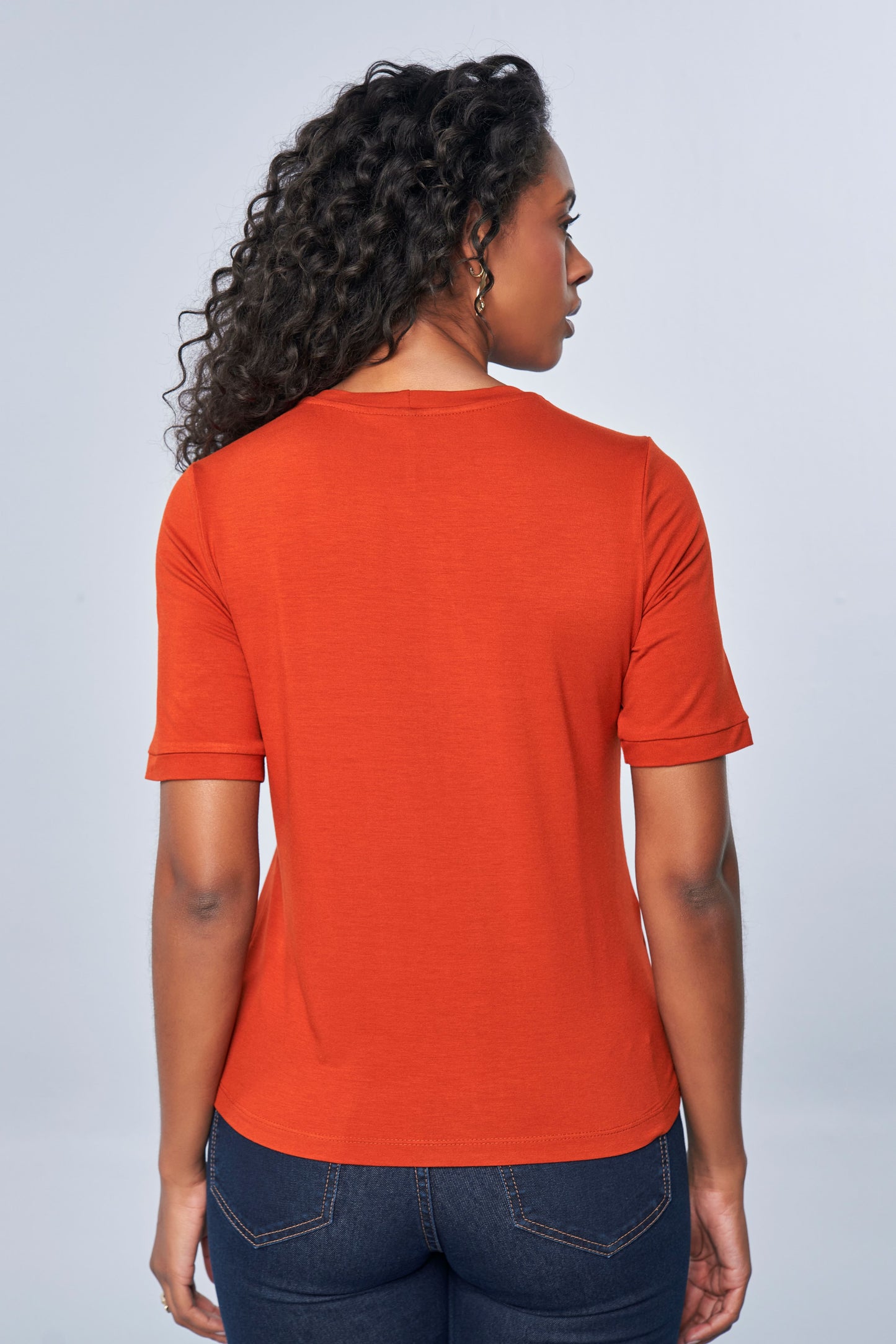 blusa malha manga curta com nervuras