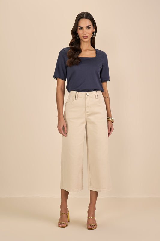 blusa malha manga curta decote quadrado com entremeio