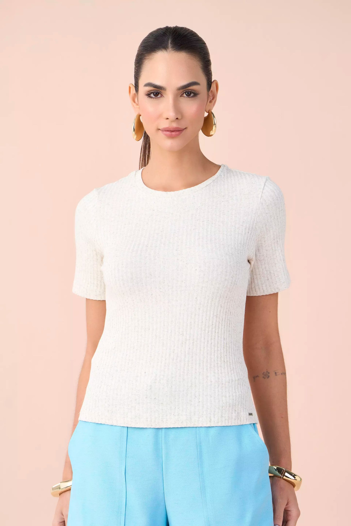 t-shirt malha canelada manga curta