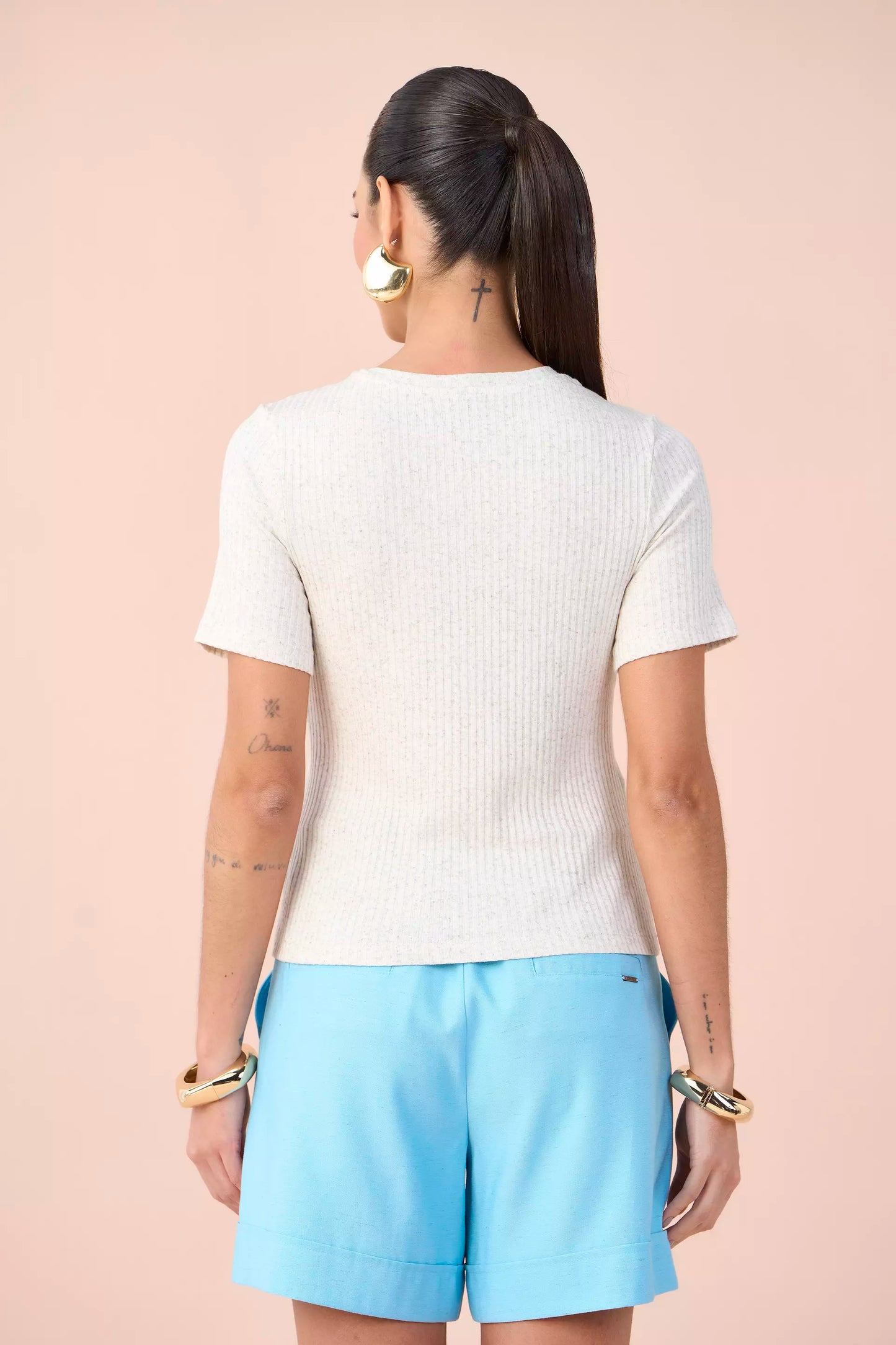 t-shirt malha canelada manga curta