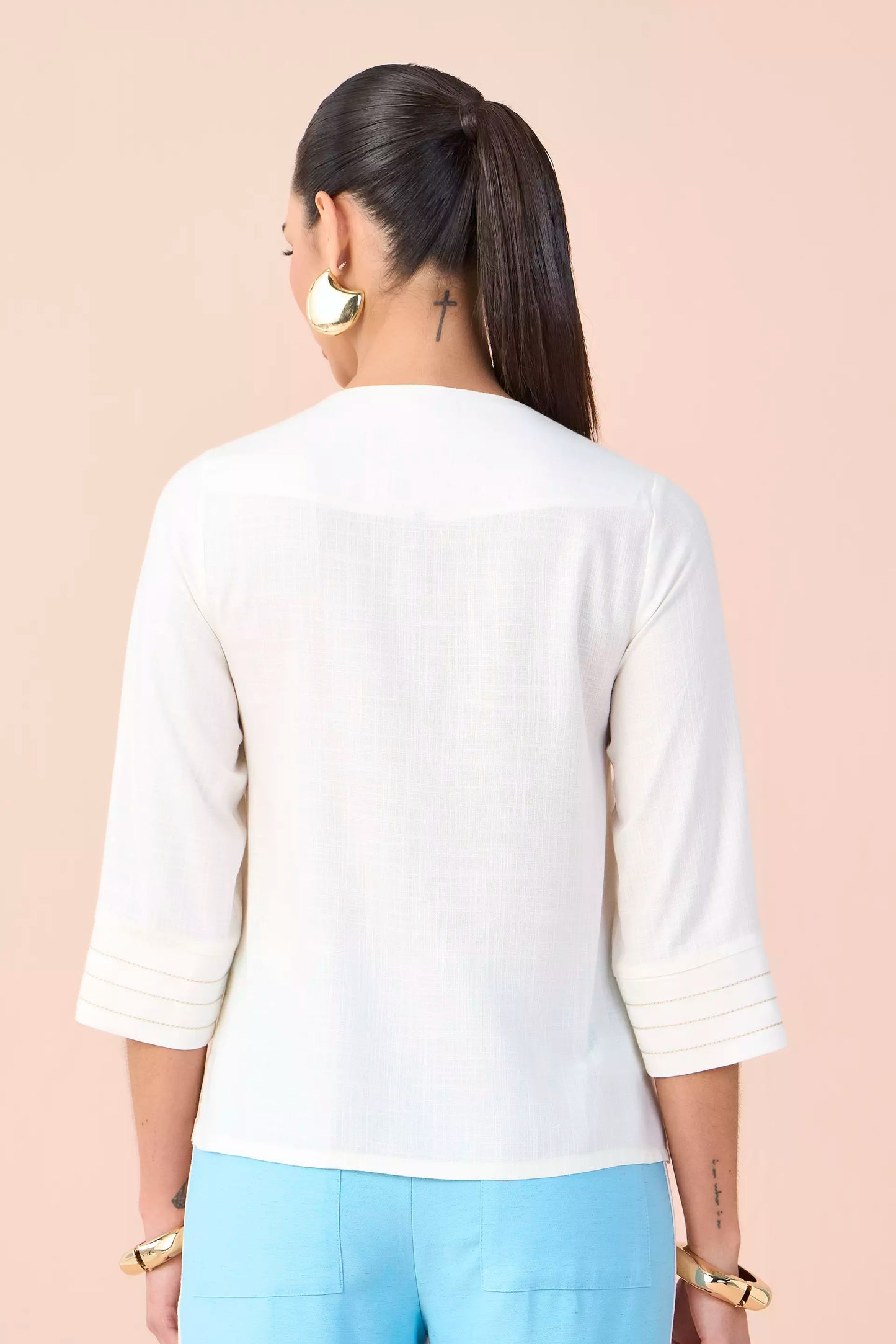 blusa viscose manga 3/4 com detalhe em pespontos