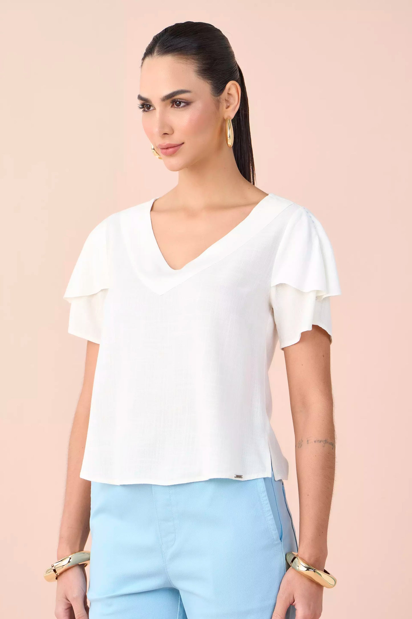 blusa viscose manga curta com babados e cristais