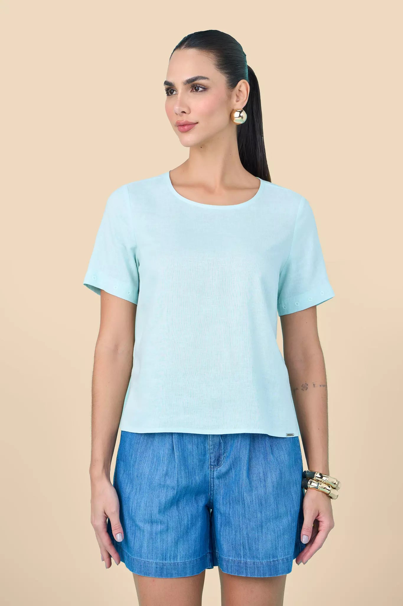 blusa viscose manga curta com bordado