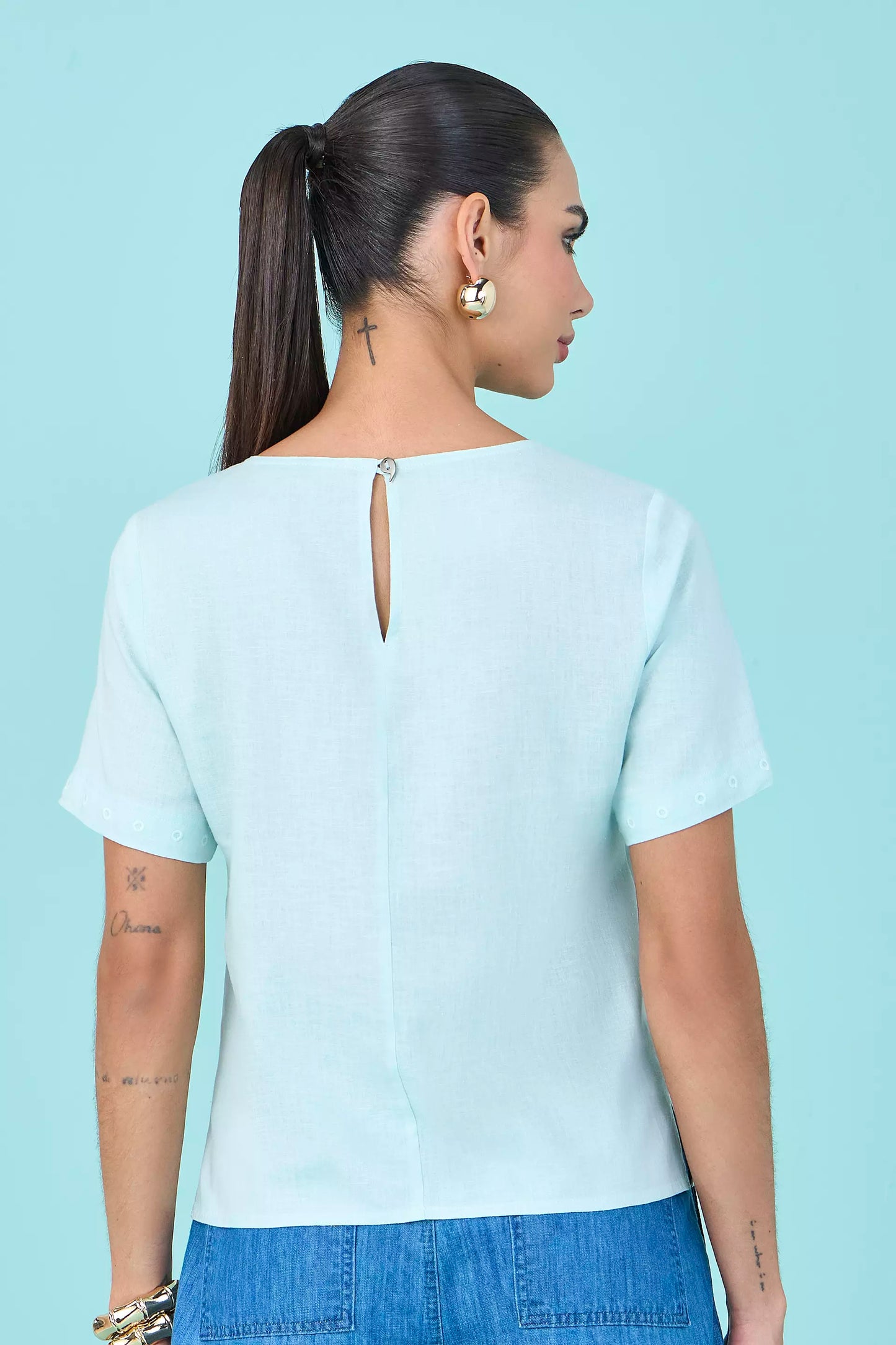 blusa viscose manga curta com bordado