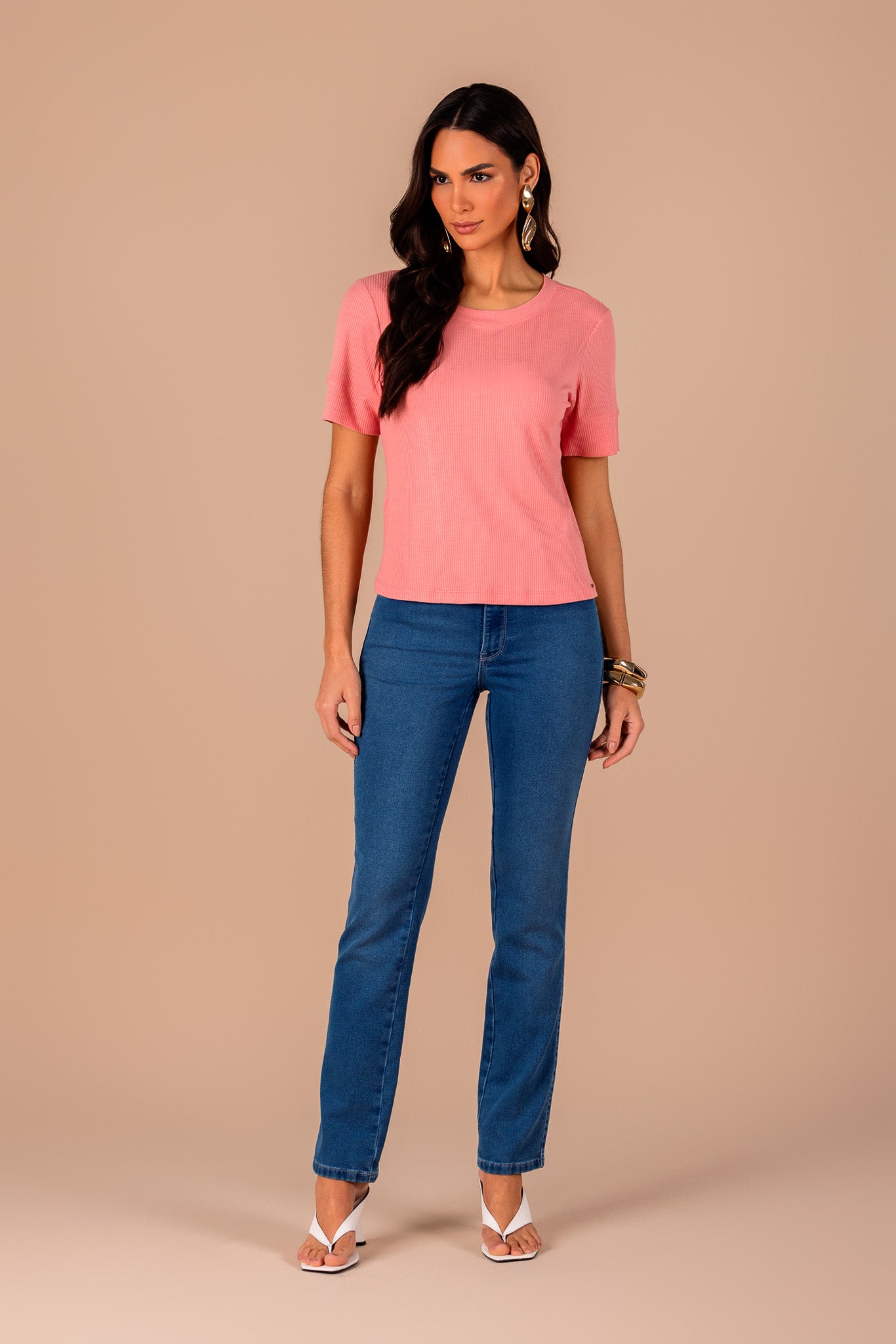 t-shirt malha canelada manga curta com punho