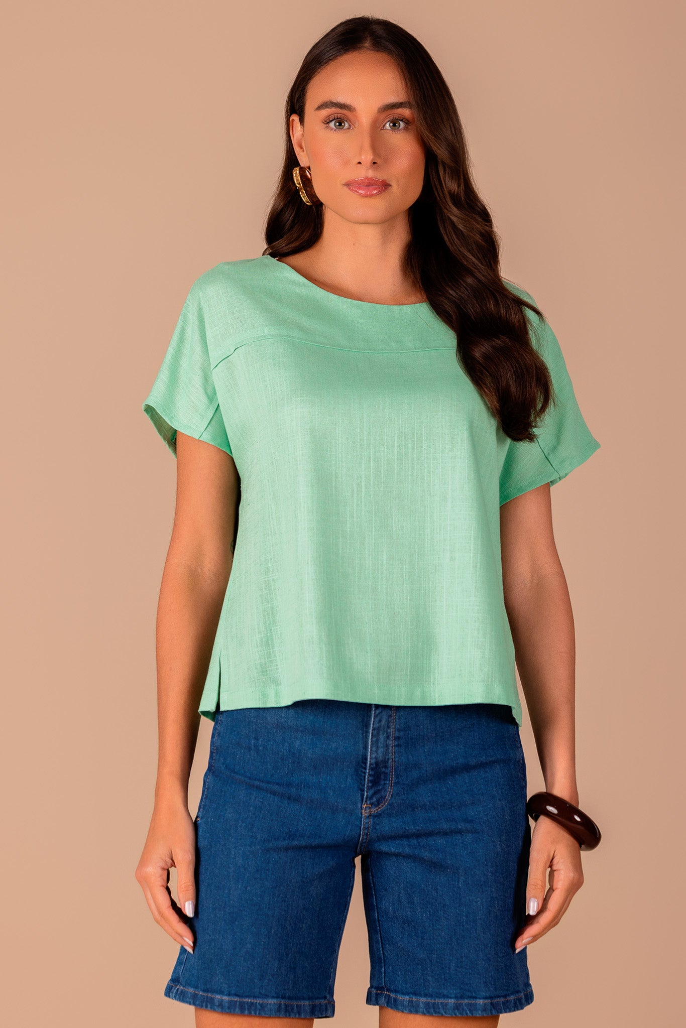 blusa viscose manga curta com pala e recortes