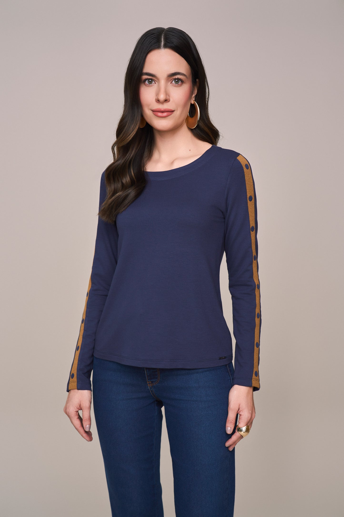 blusa malha manga longa com galão bordado