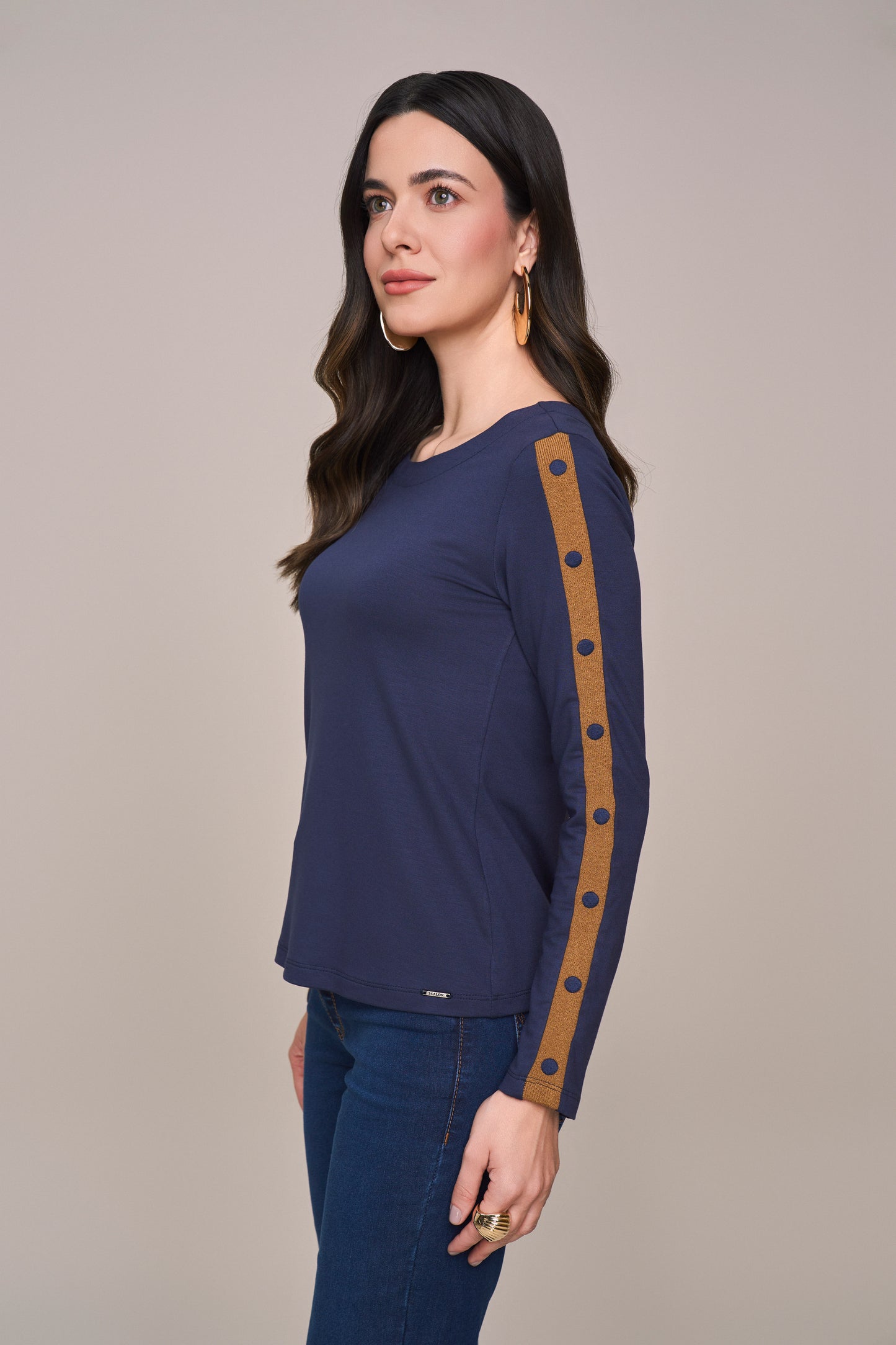 blusa malha manga longa com galão bordado