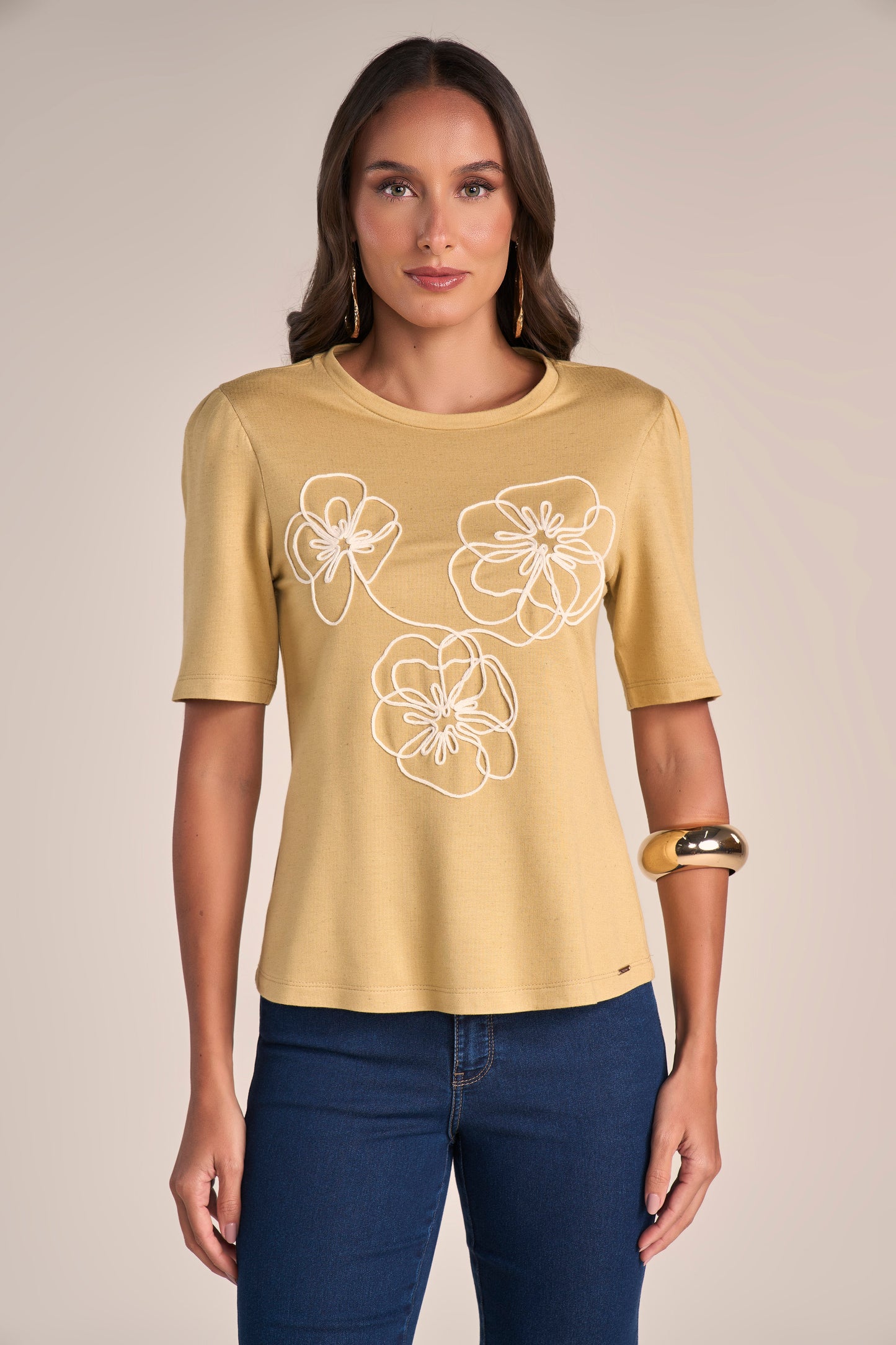 T-shirt Malha Manga Curta com Bordado Corden
