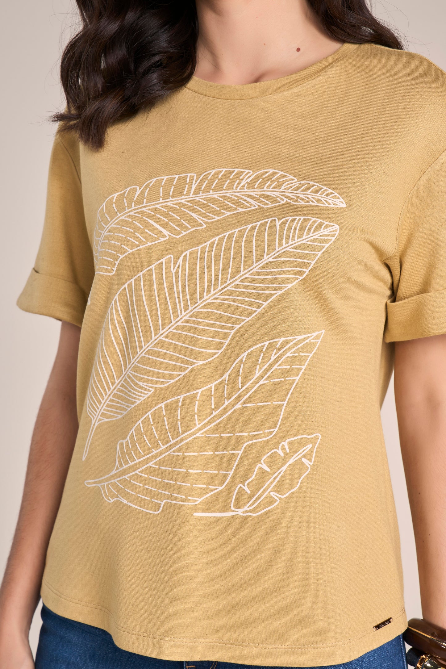 T-shirt Malha Manga Curta Estampa Folhagem