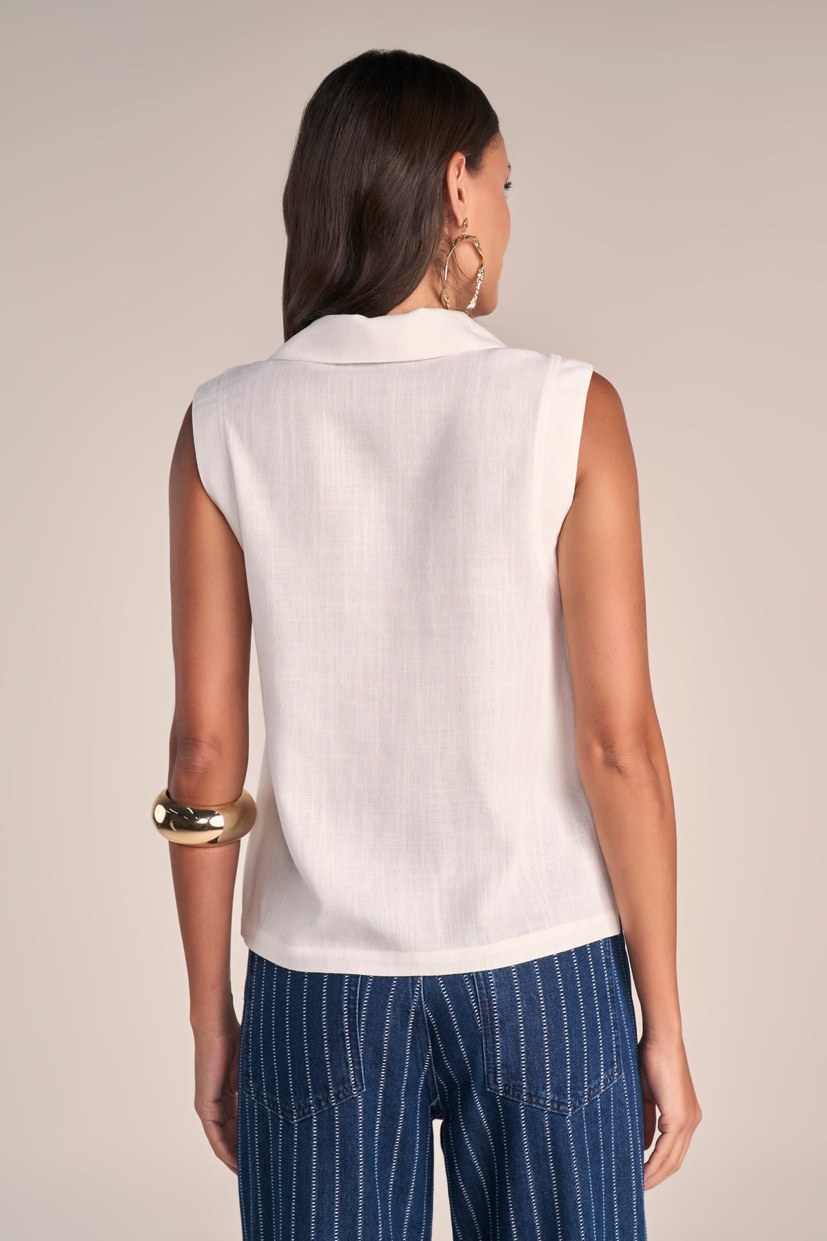 blusa viscose sem manga com gola