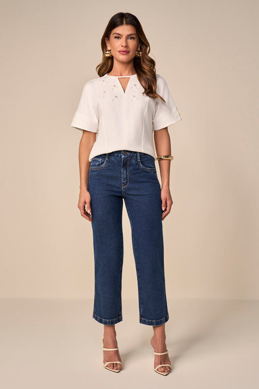 blusa malha manga curta com mix de tecidos e bordado